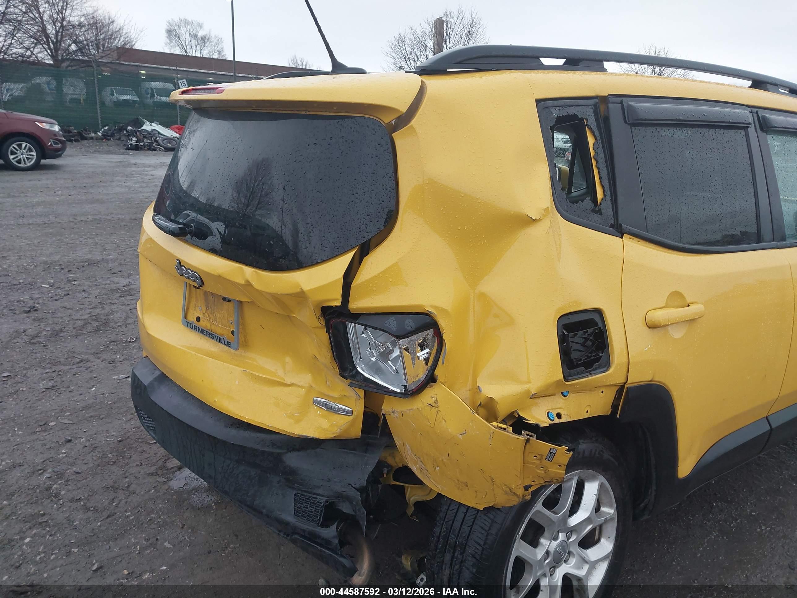 JEEP RENEGADE image 6