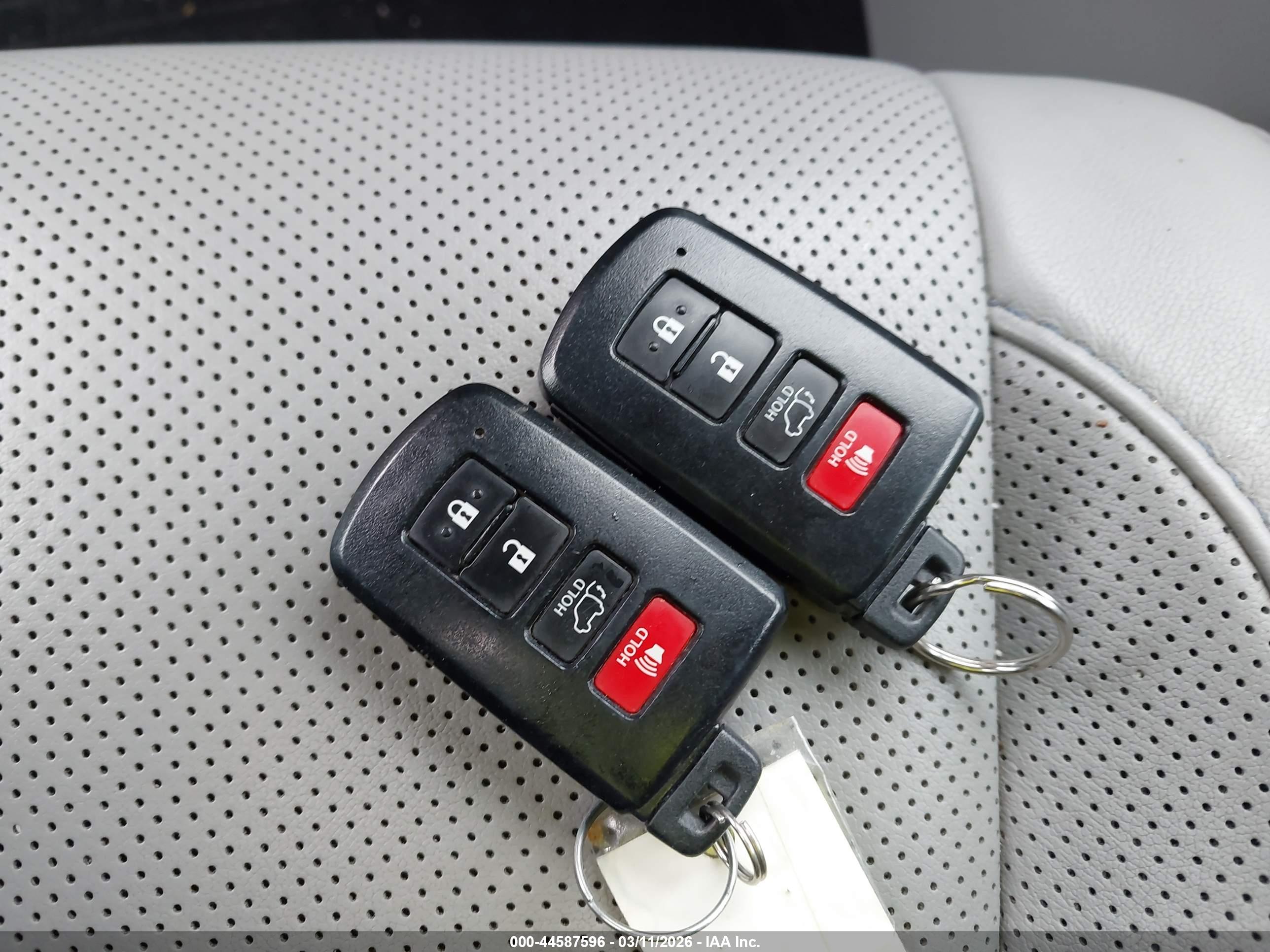 TOYOTA HIGHLANDER image 11