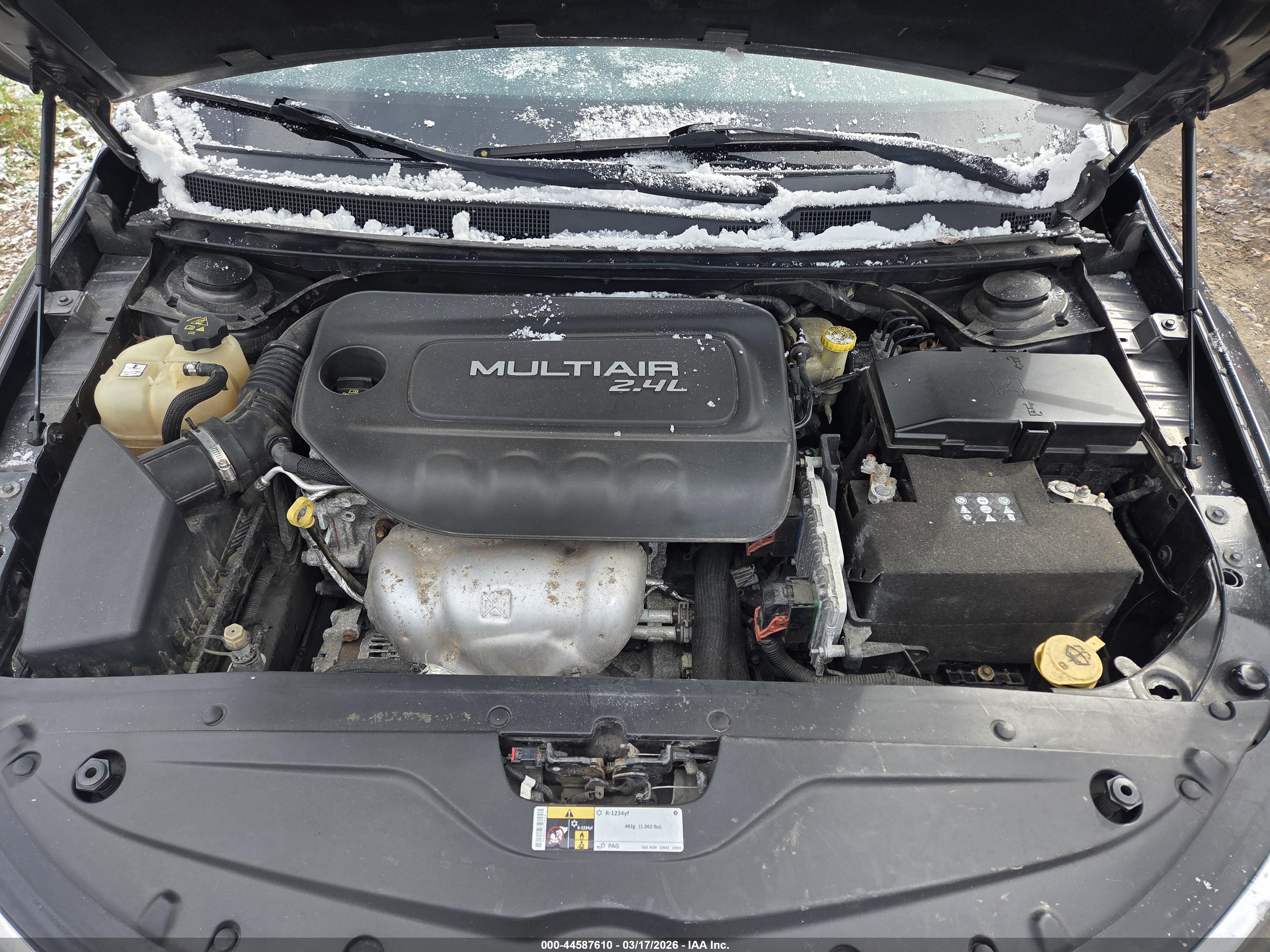 CHRYSLER 200 image 10
