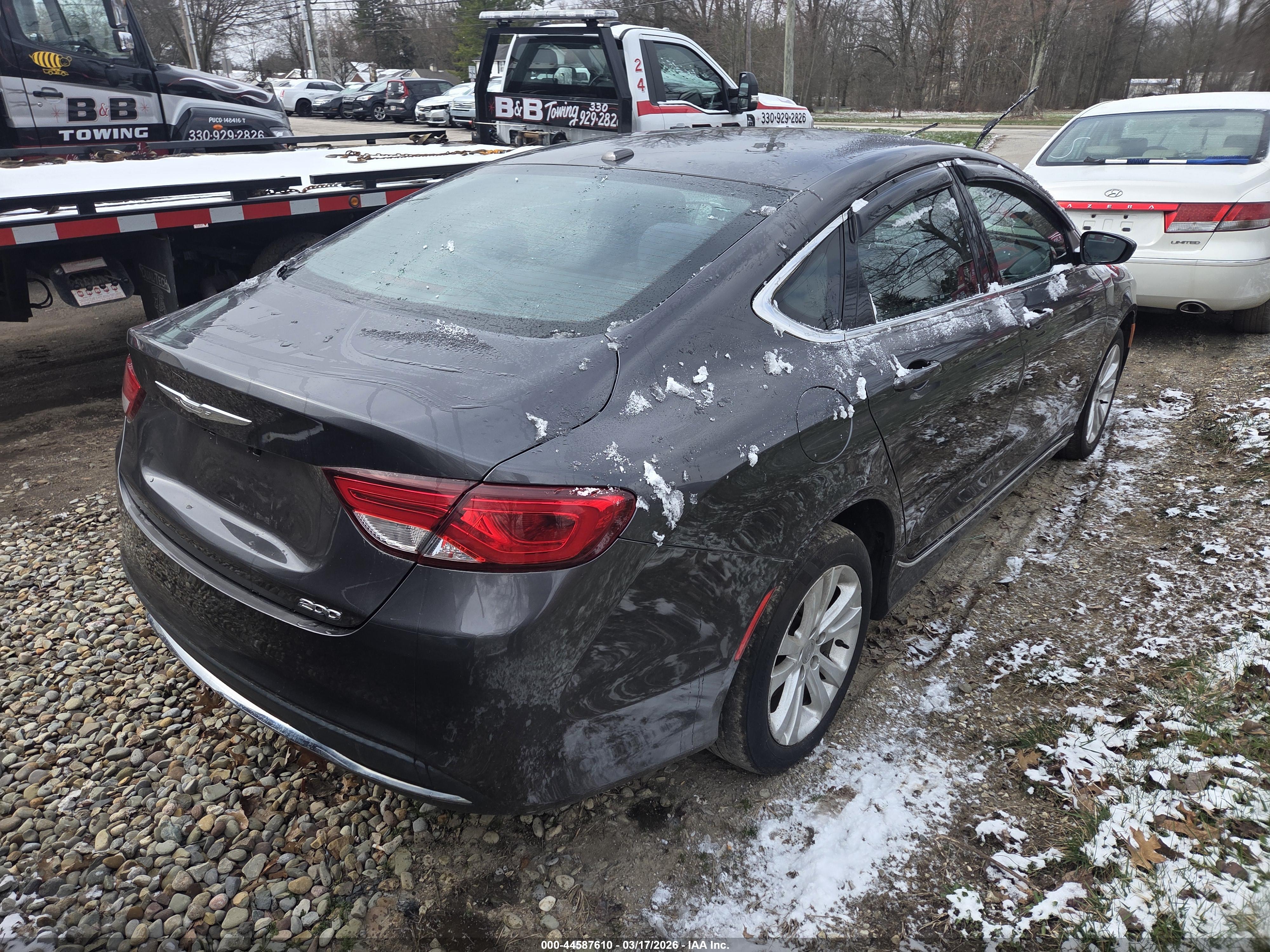 CHRYSLER 200 image 4