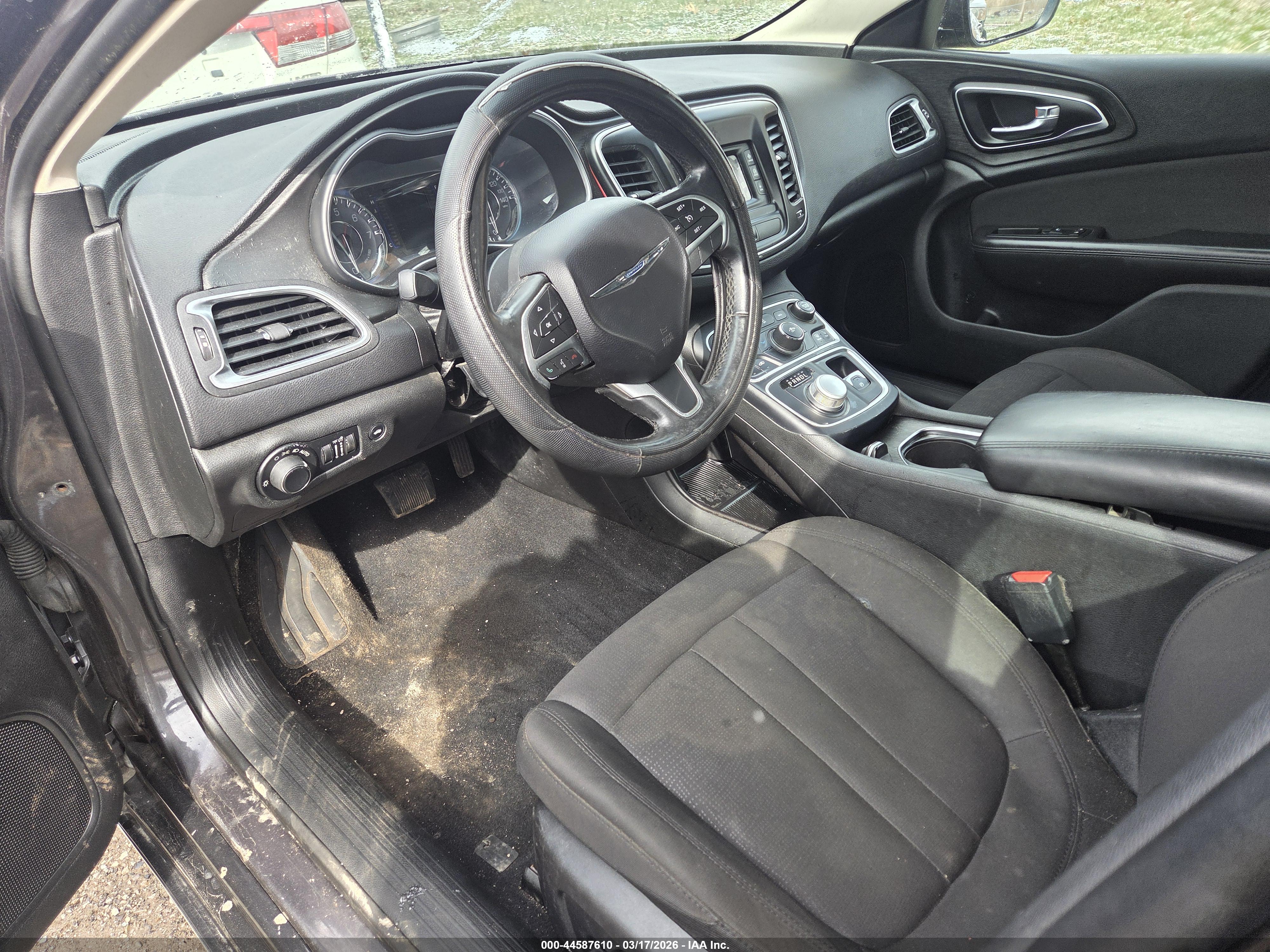 CHRYSLER 200 image 5