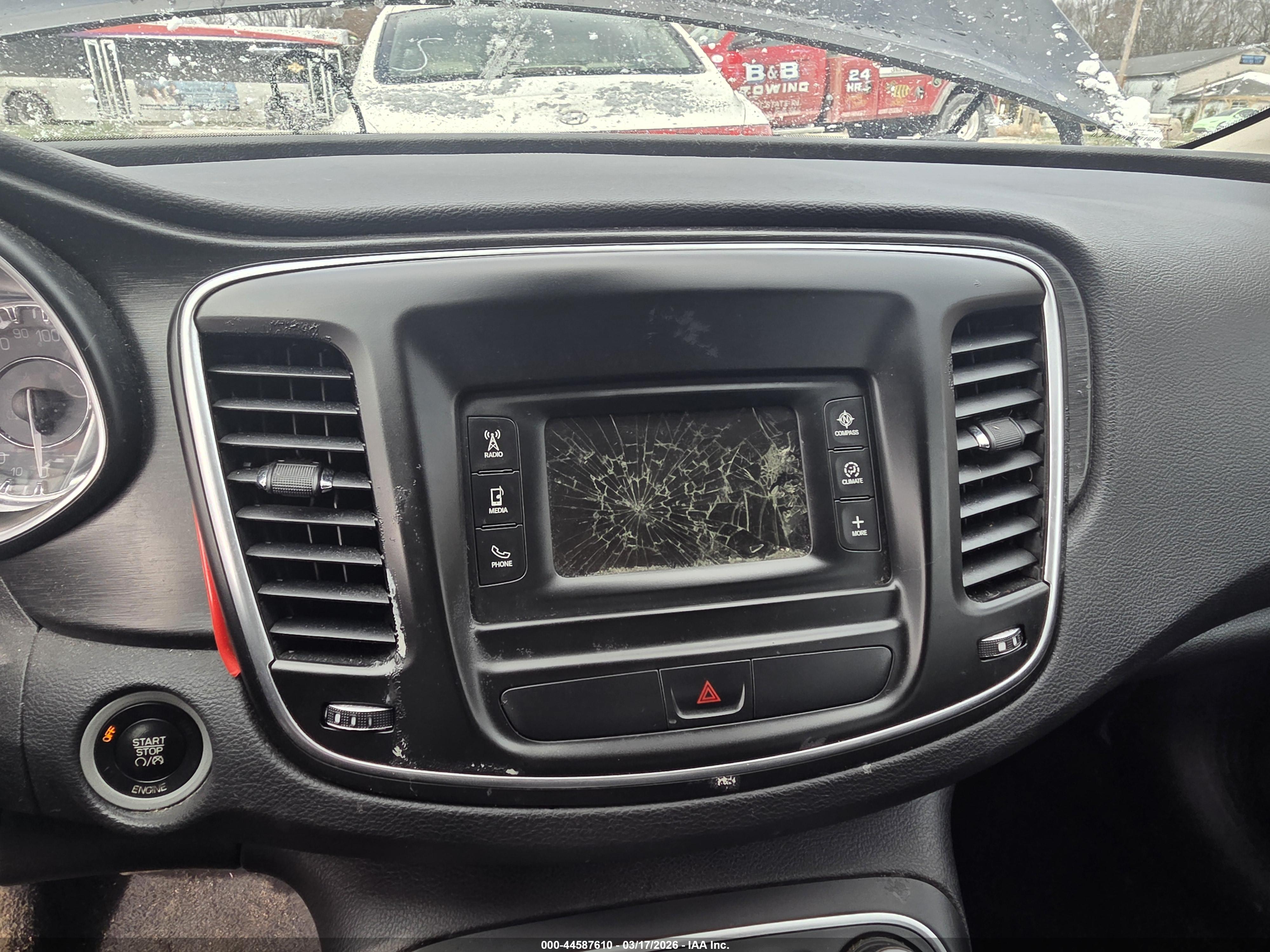 CHRYSLER 200 image 6