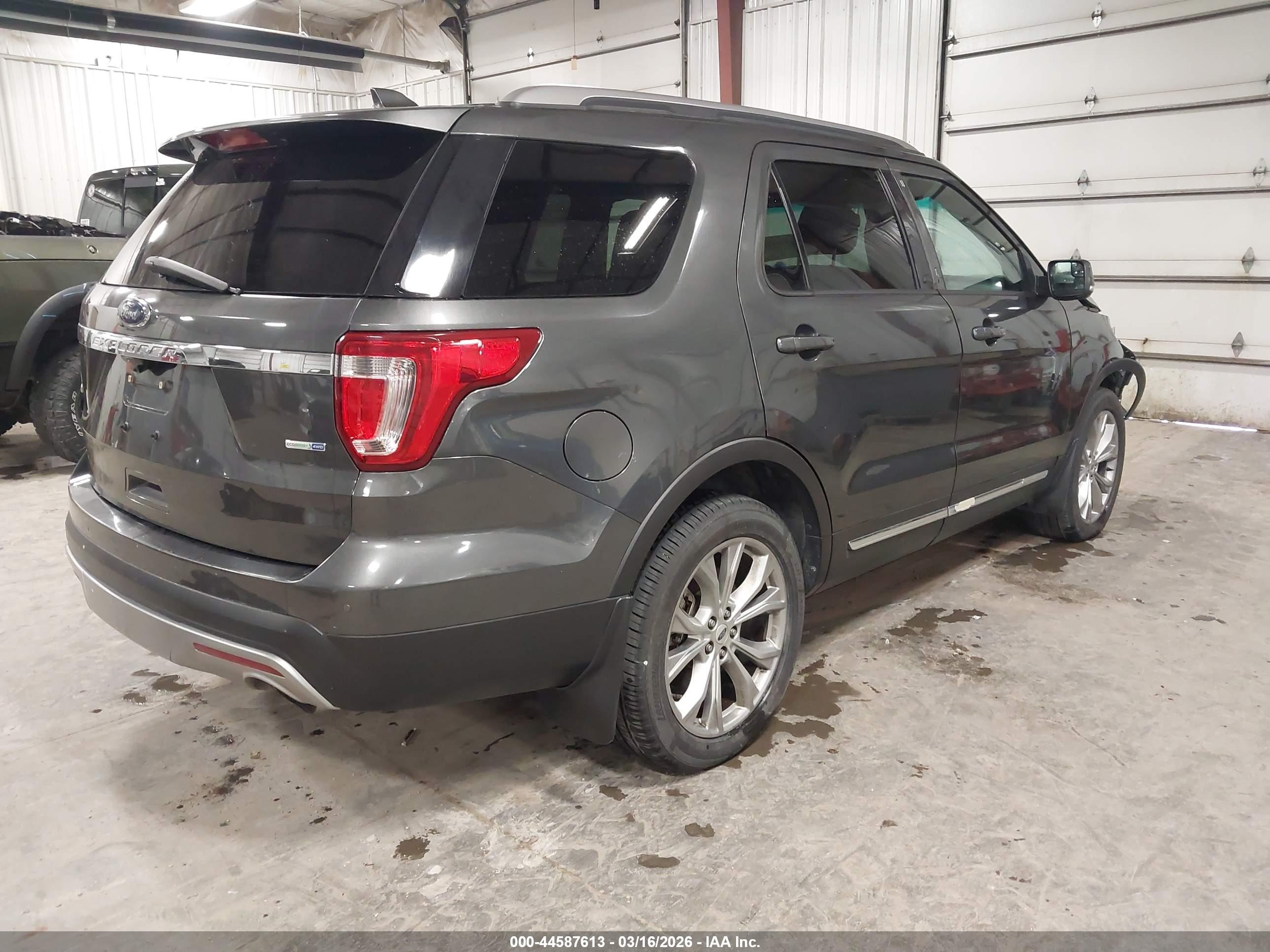 FORD EXPLORER image 4