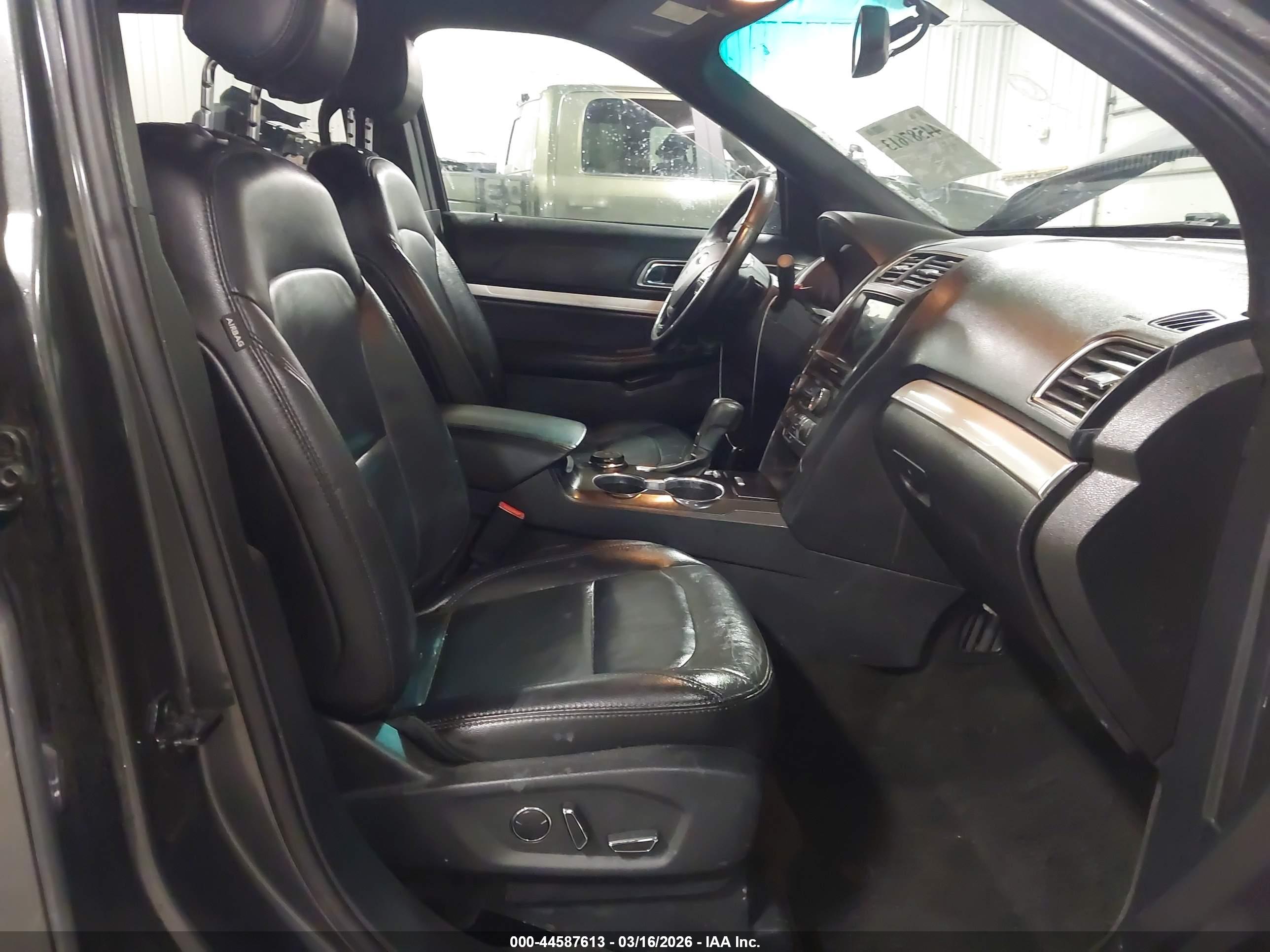 FORD EXPLORER image 5