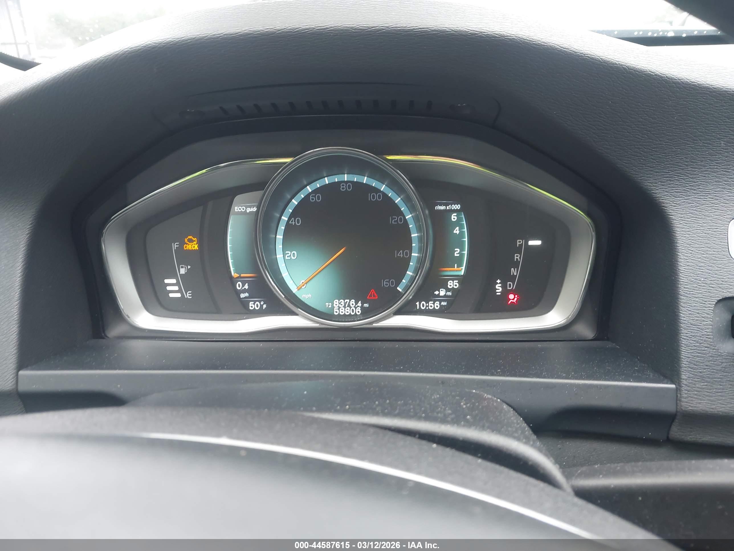 VOLVO V60 image 7