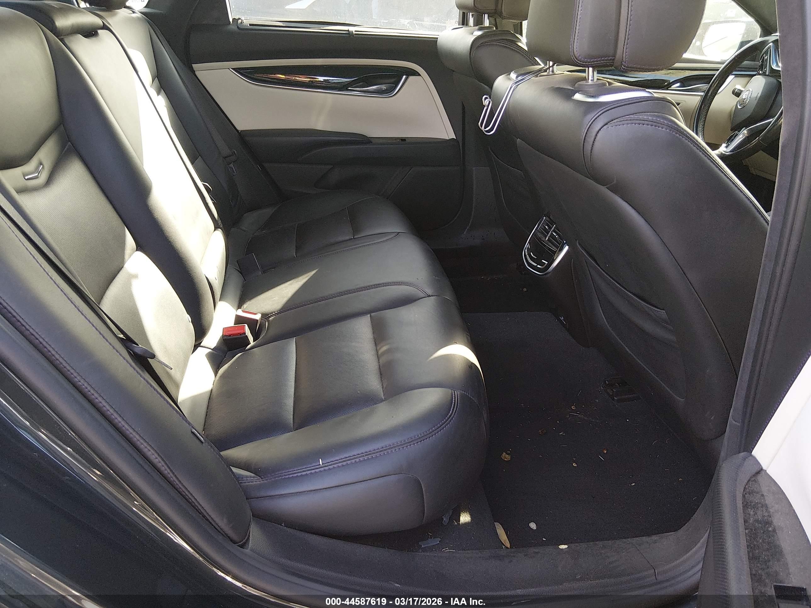 CADILLAC XTS image 8