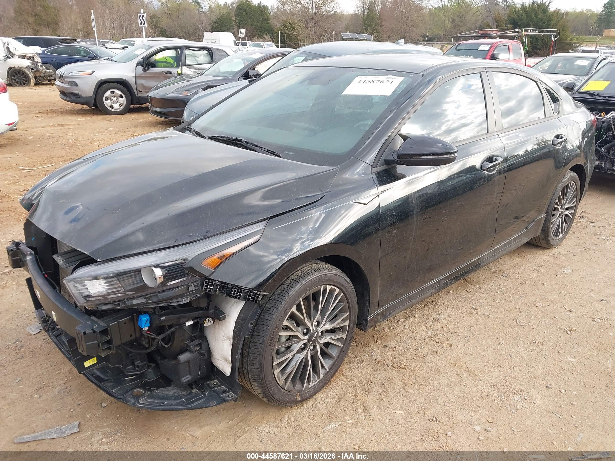 KIA FORTE image 2