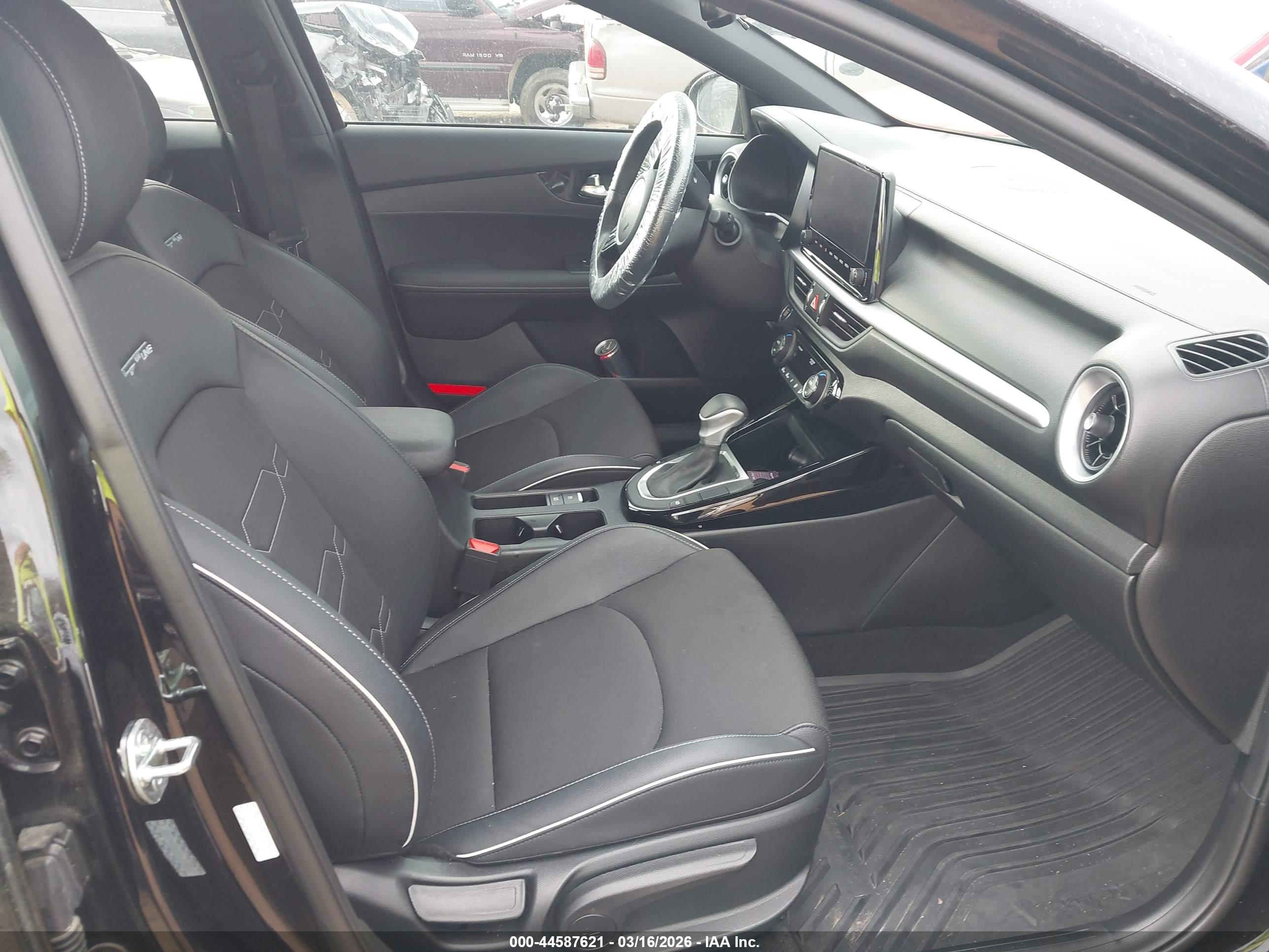 KIA FORTE image 5