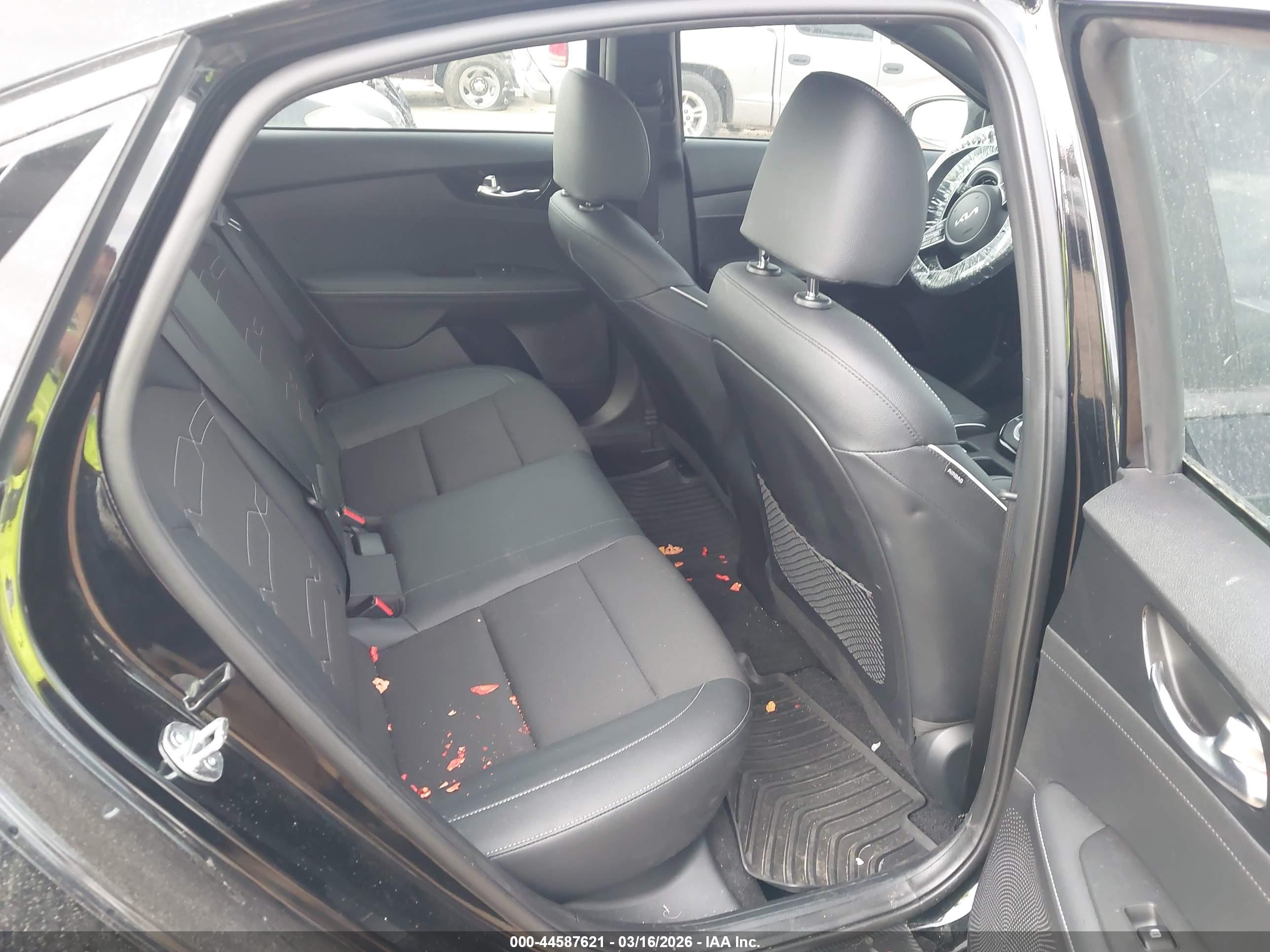 KIA FORTE image 8