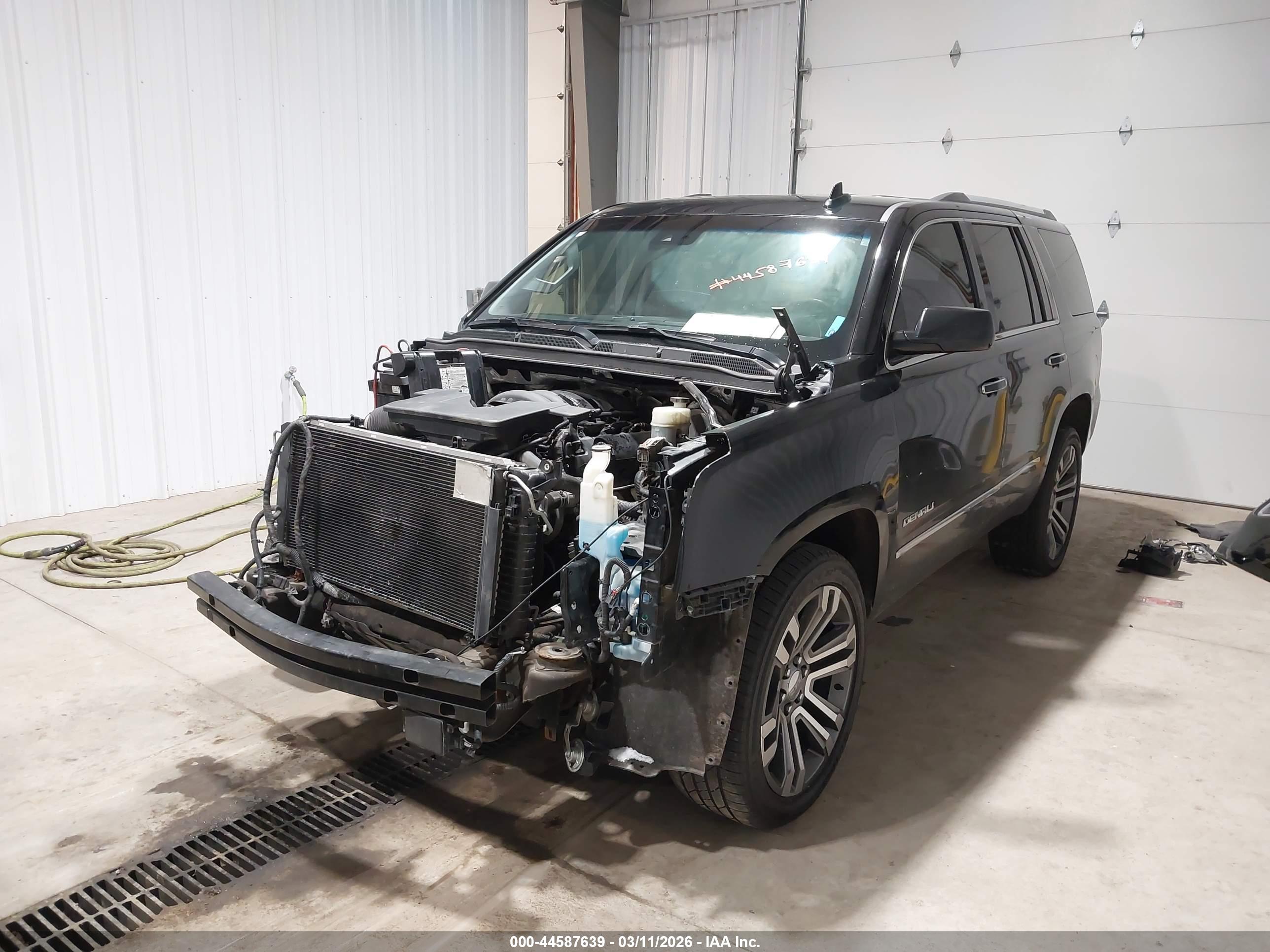 GMC YUKON image 2
