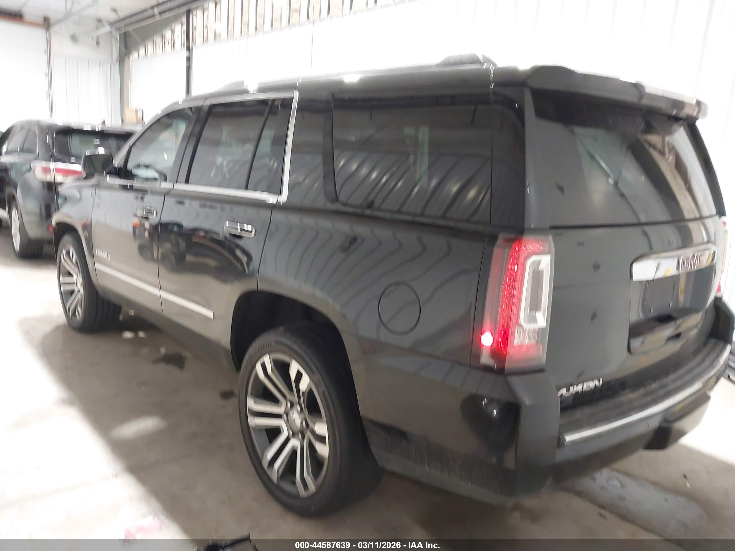 GMC YUKON image 3