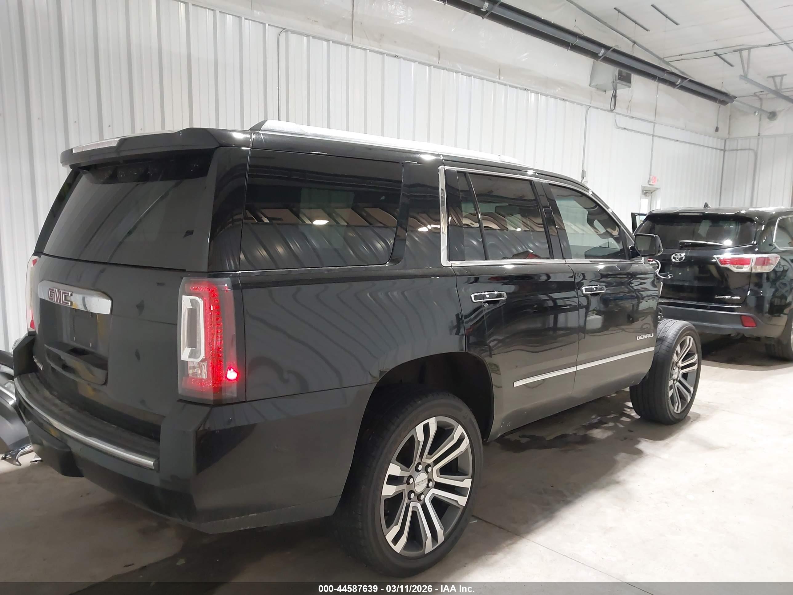 GMC YUKON image 4