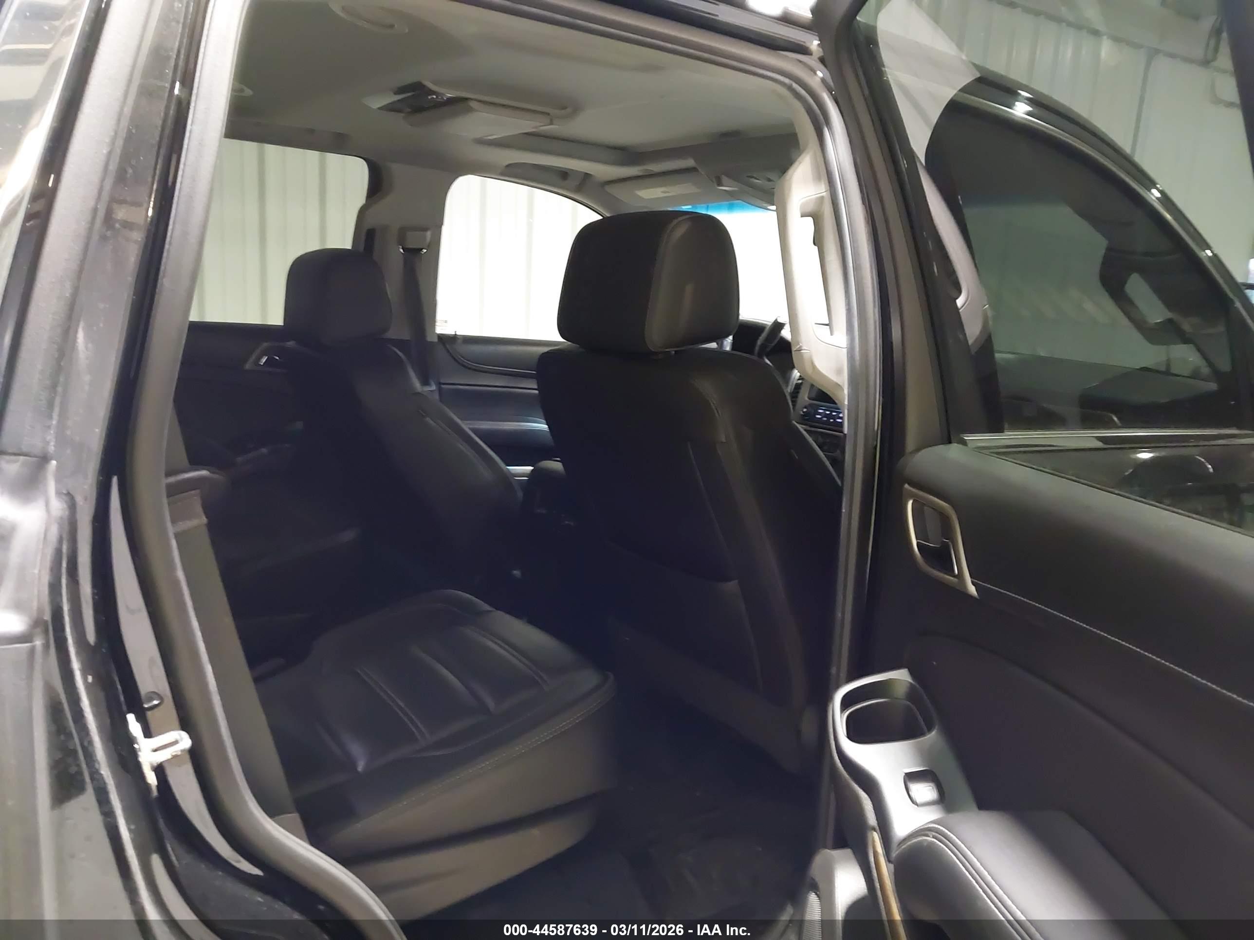 GMC YUKON image 8