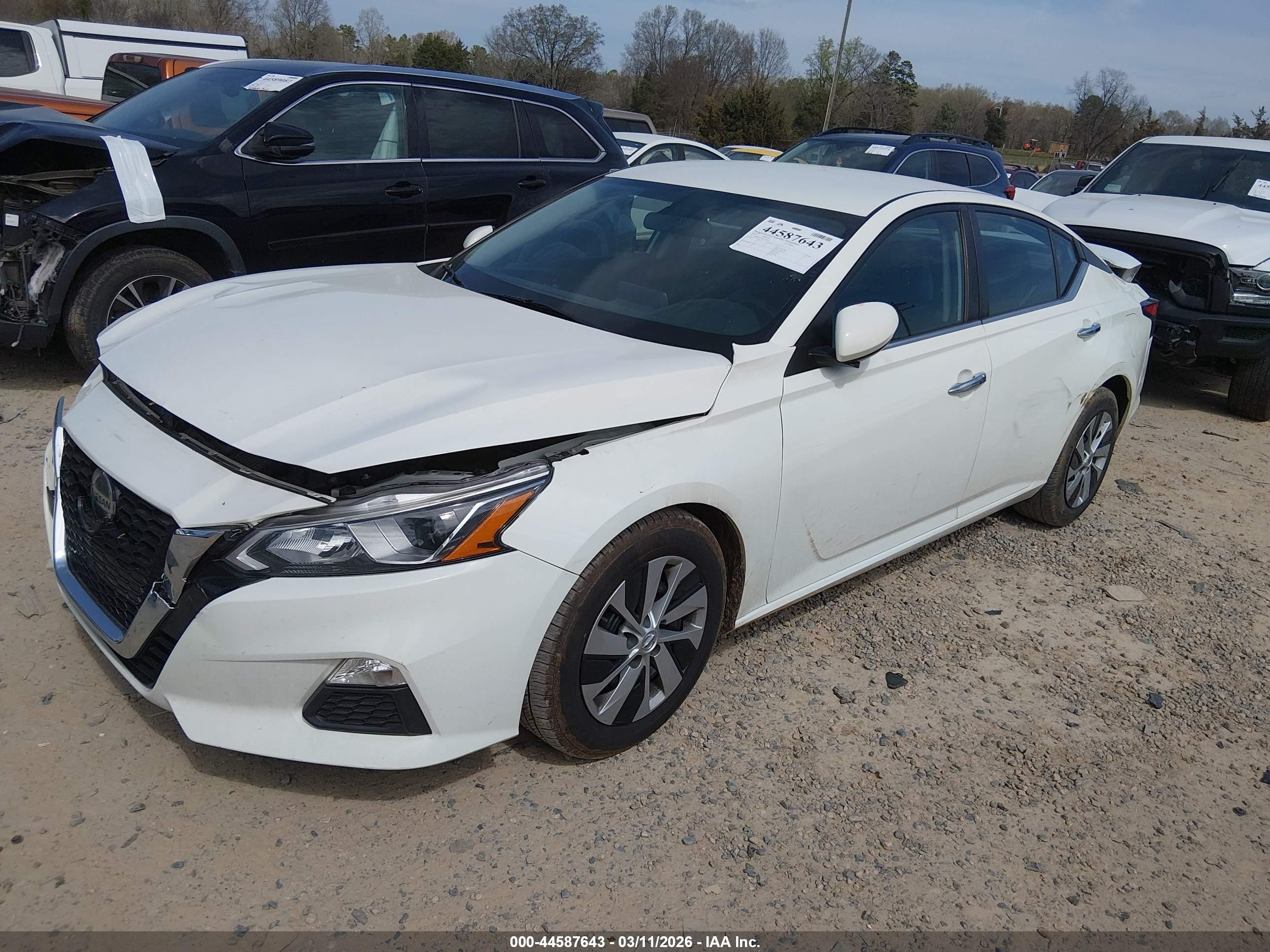 NISSAN ALTIMA image 2