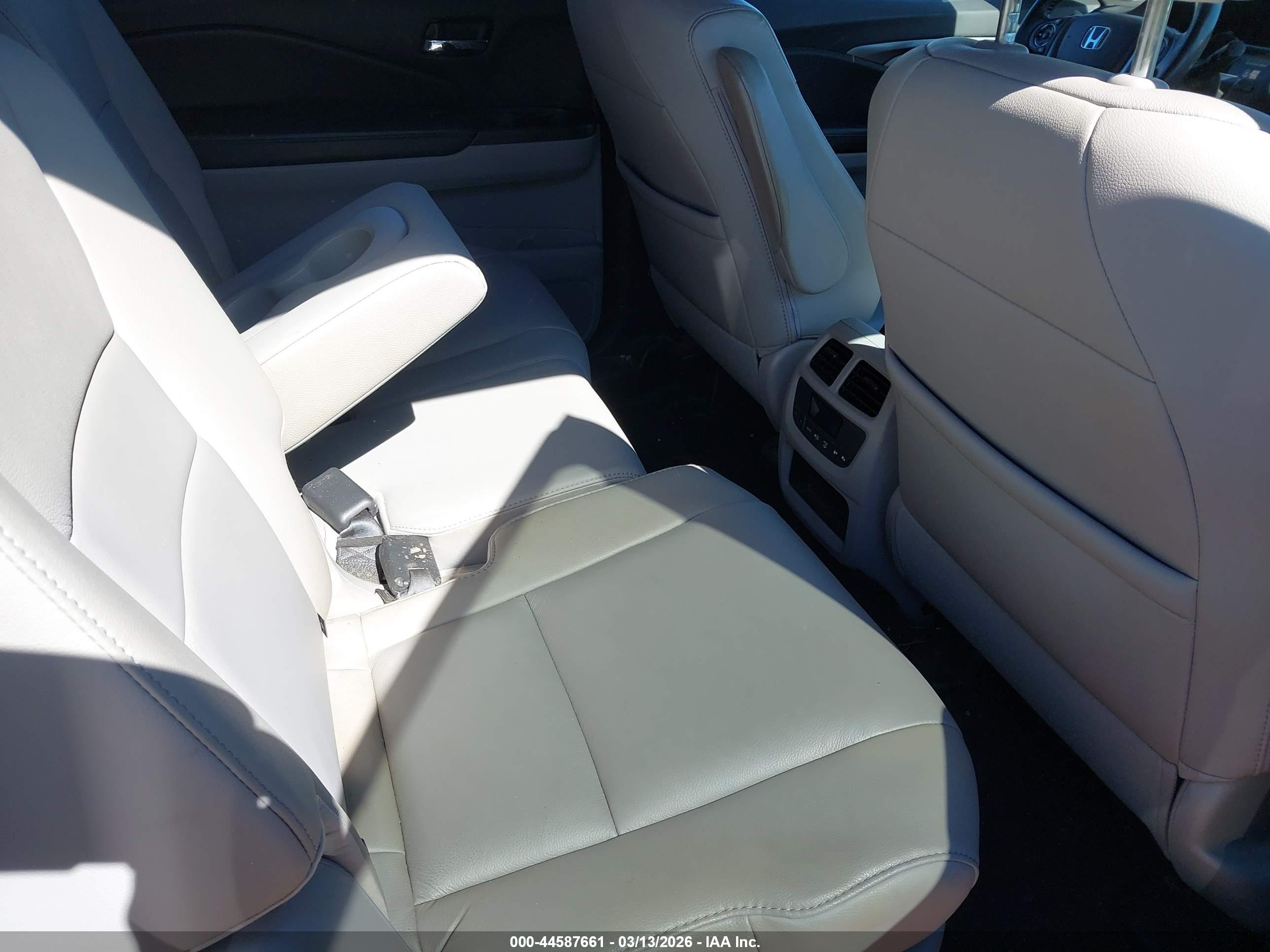 HONDA PILOT image 8