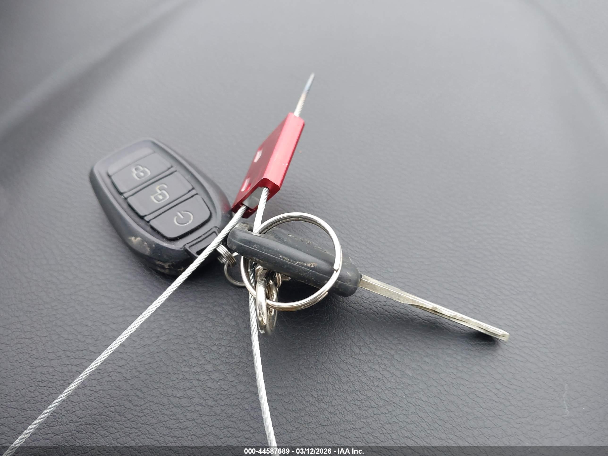 NISSAN VERSA image 11