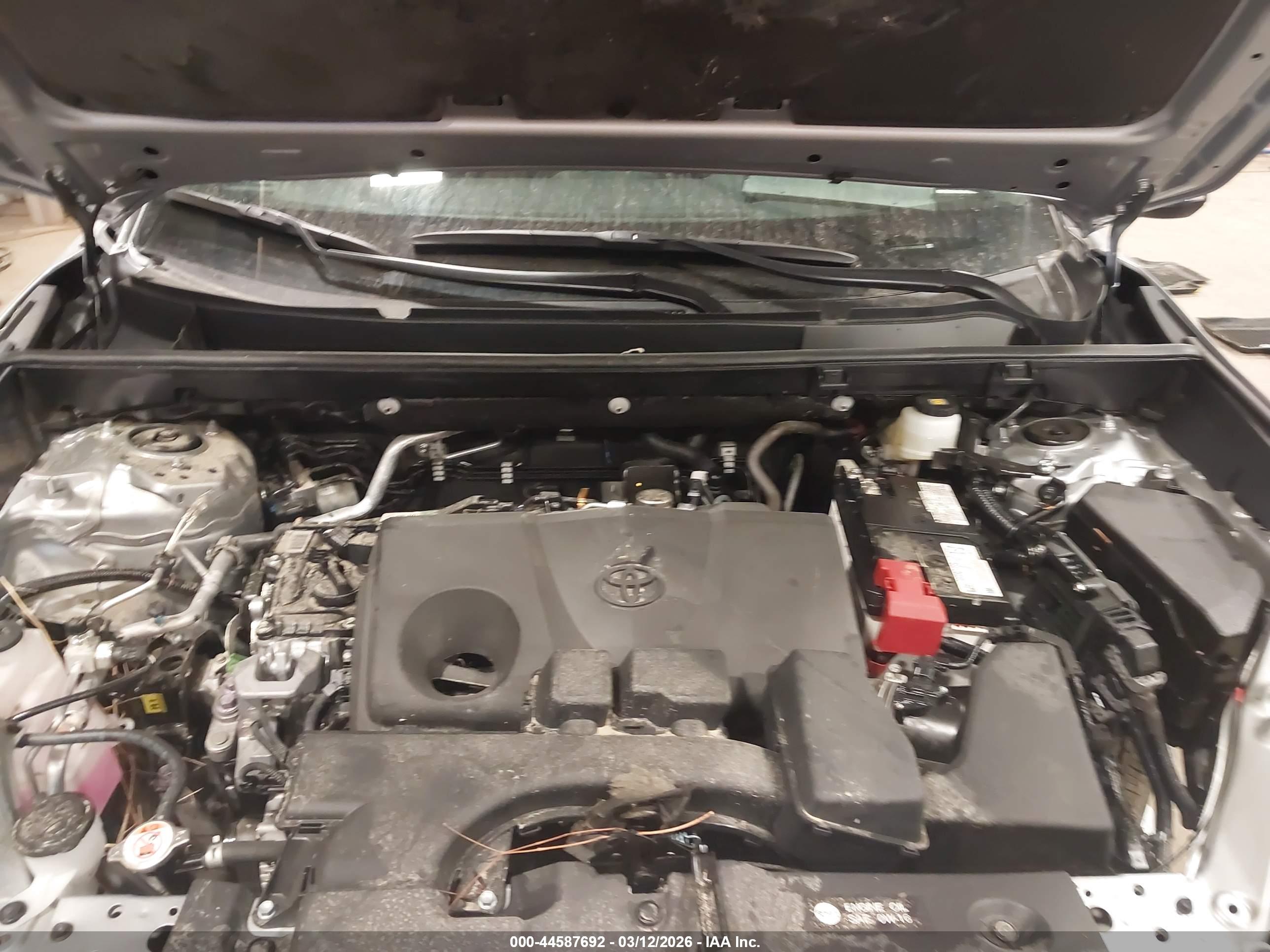 TOYOTA RAV4 image 10