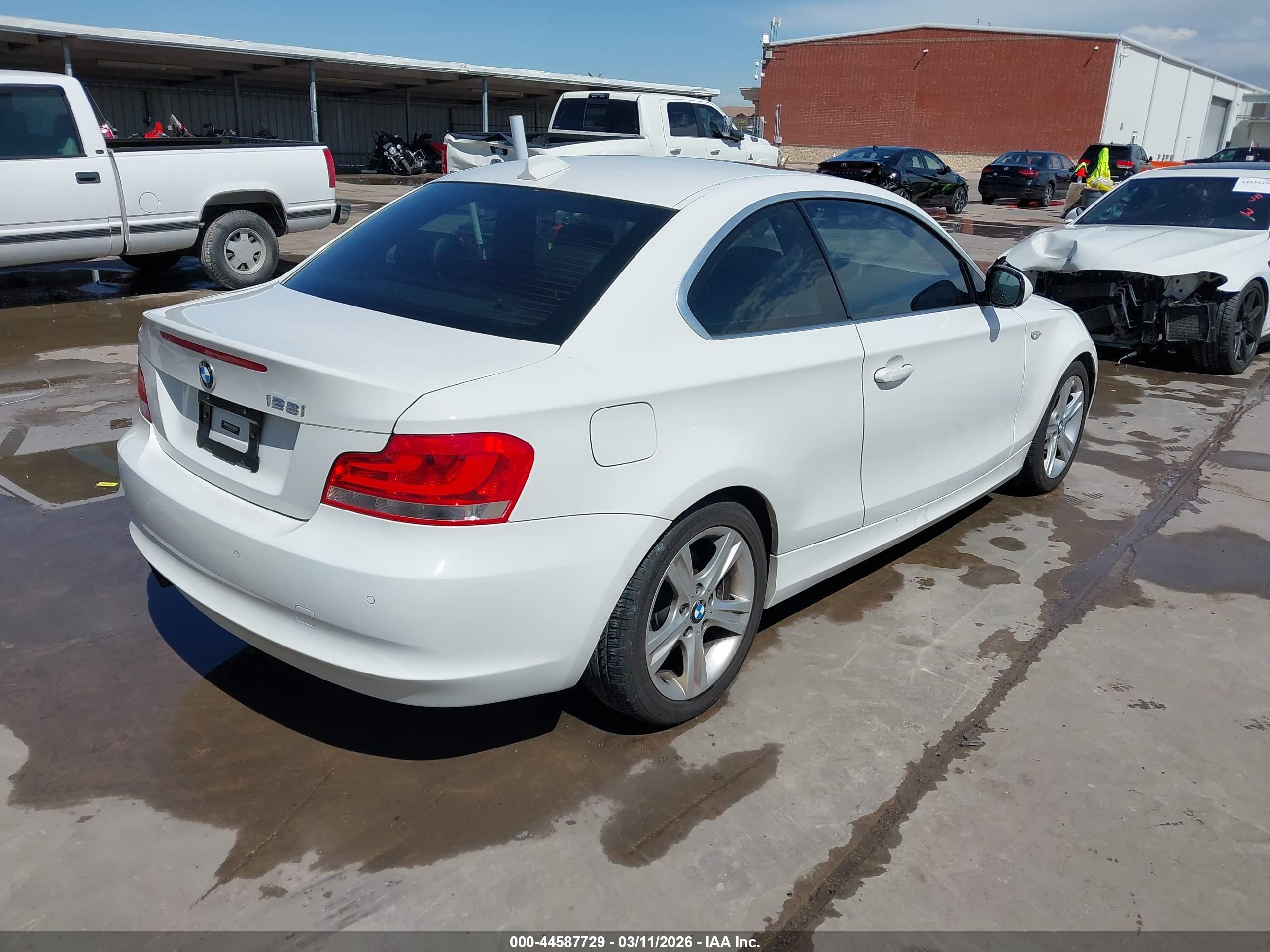 BMW 128I image 4