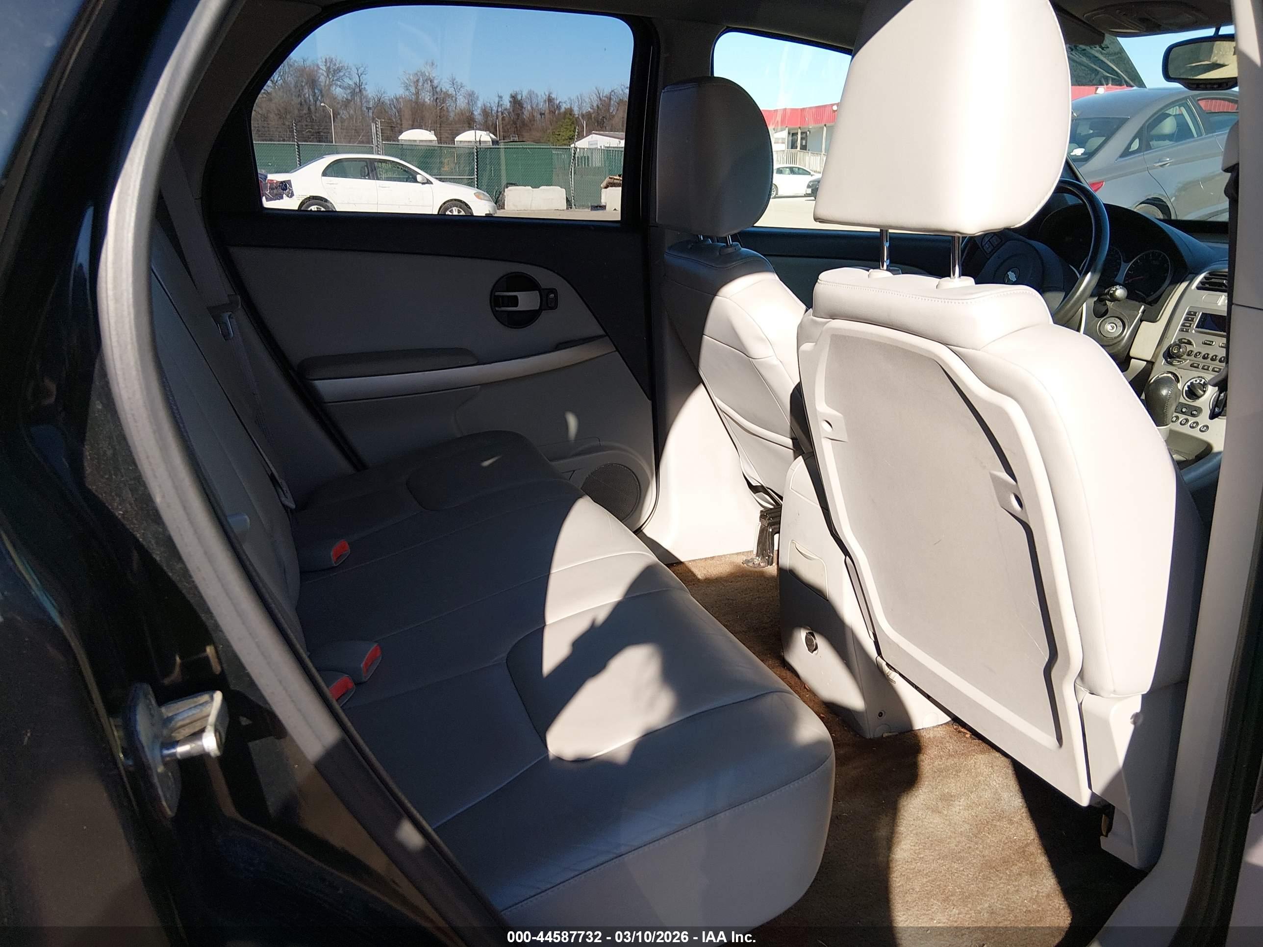 CHEVROLET EQUINOX image 8