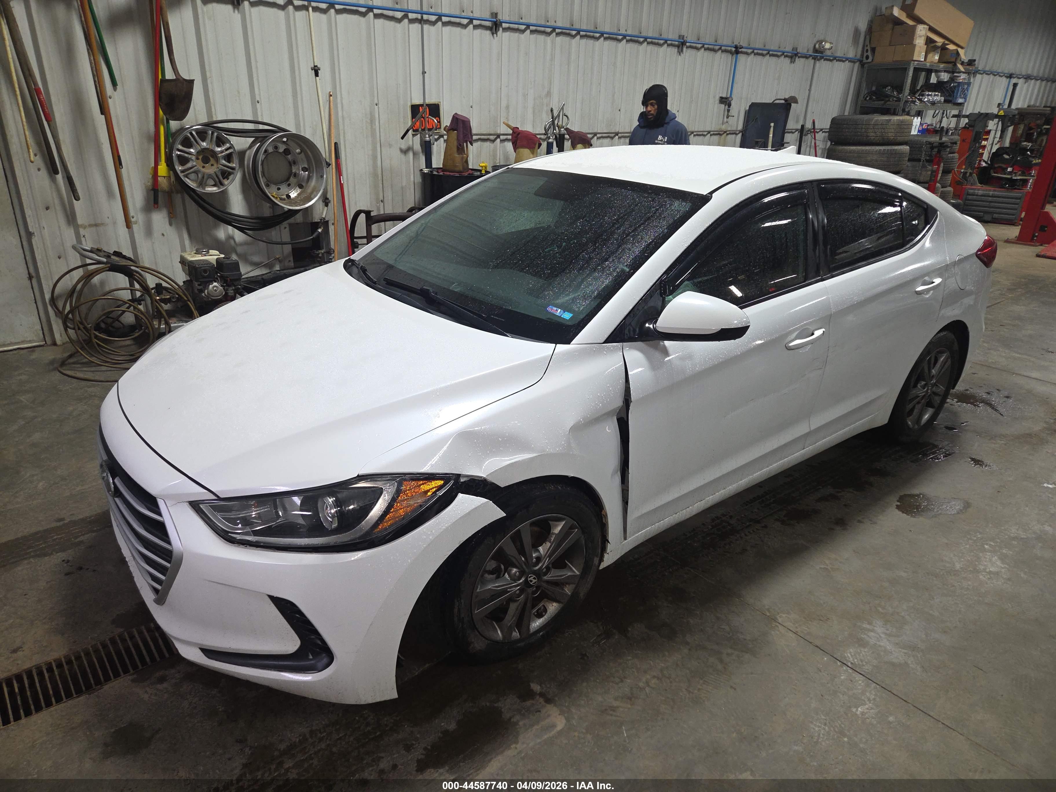 HYUNDAI ELANTRA image 2