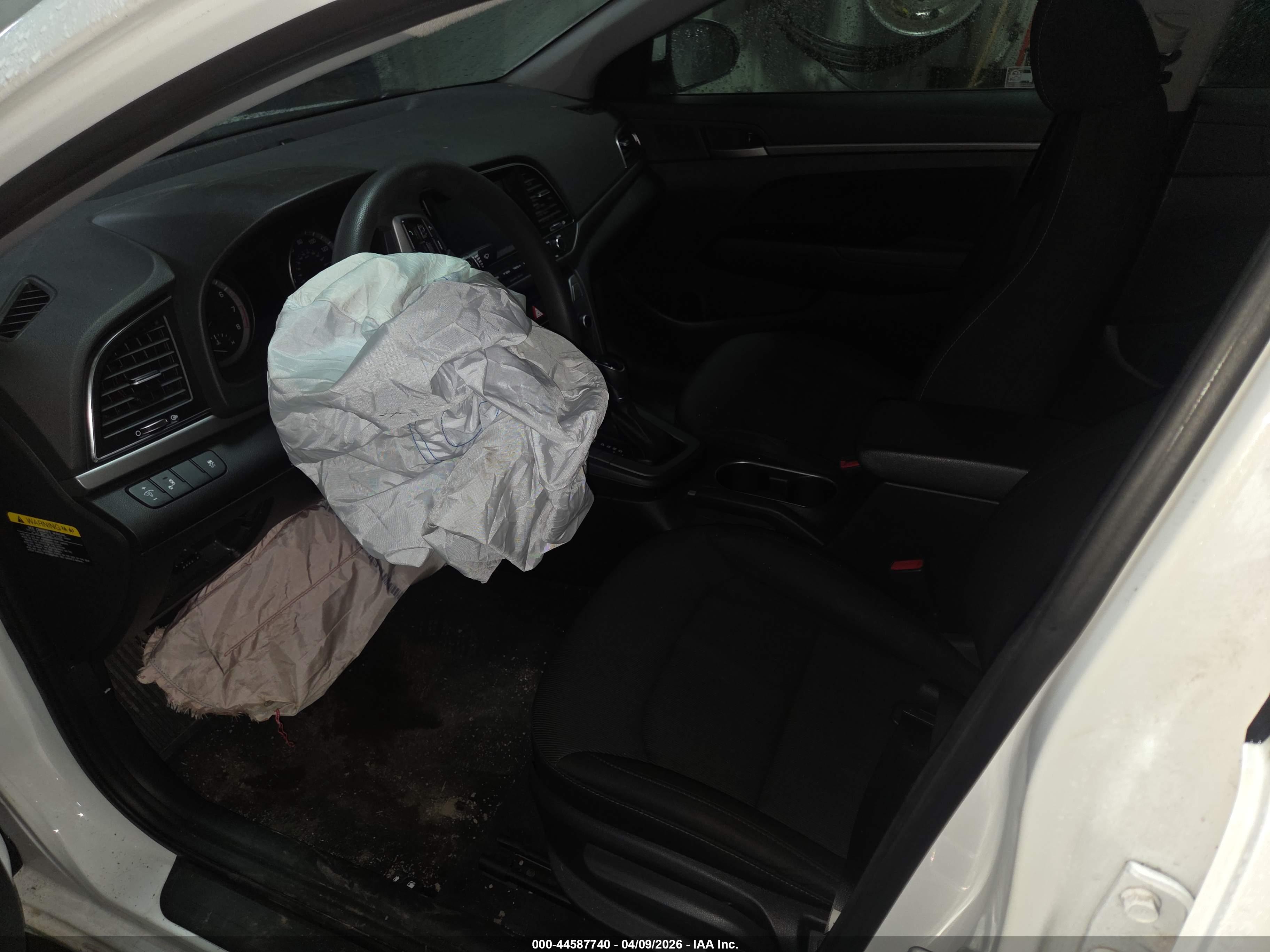 HYUNDAI ELANTRA image 5