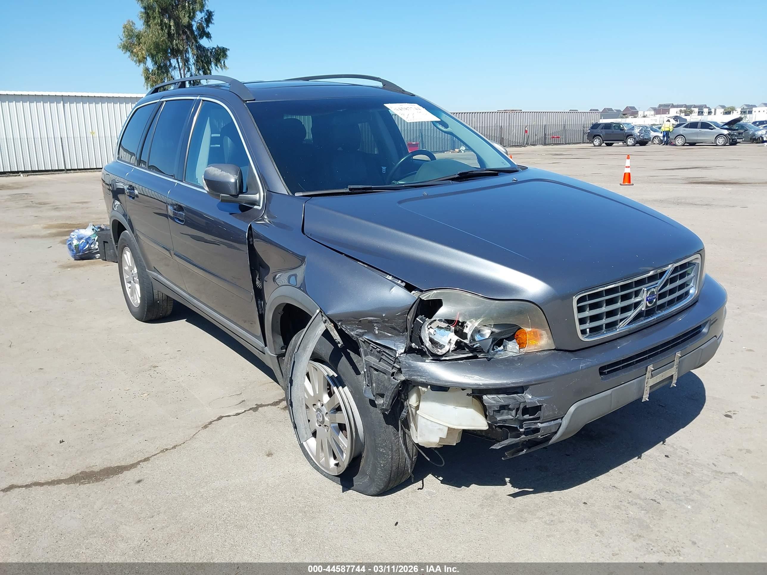 VOLVO XC90 image 6