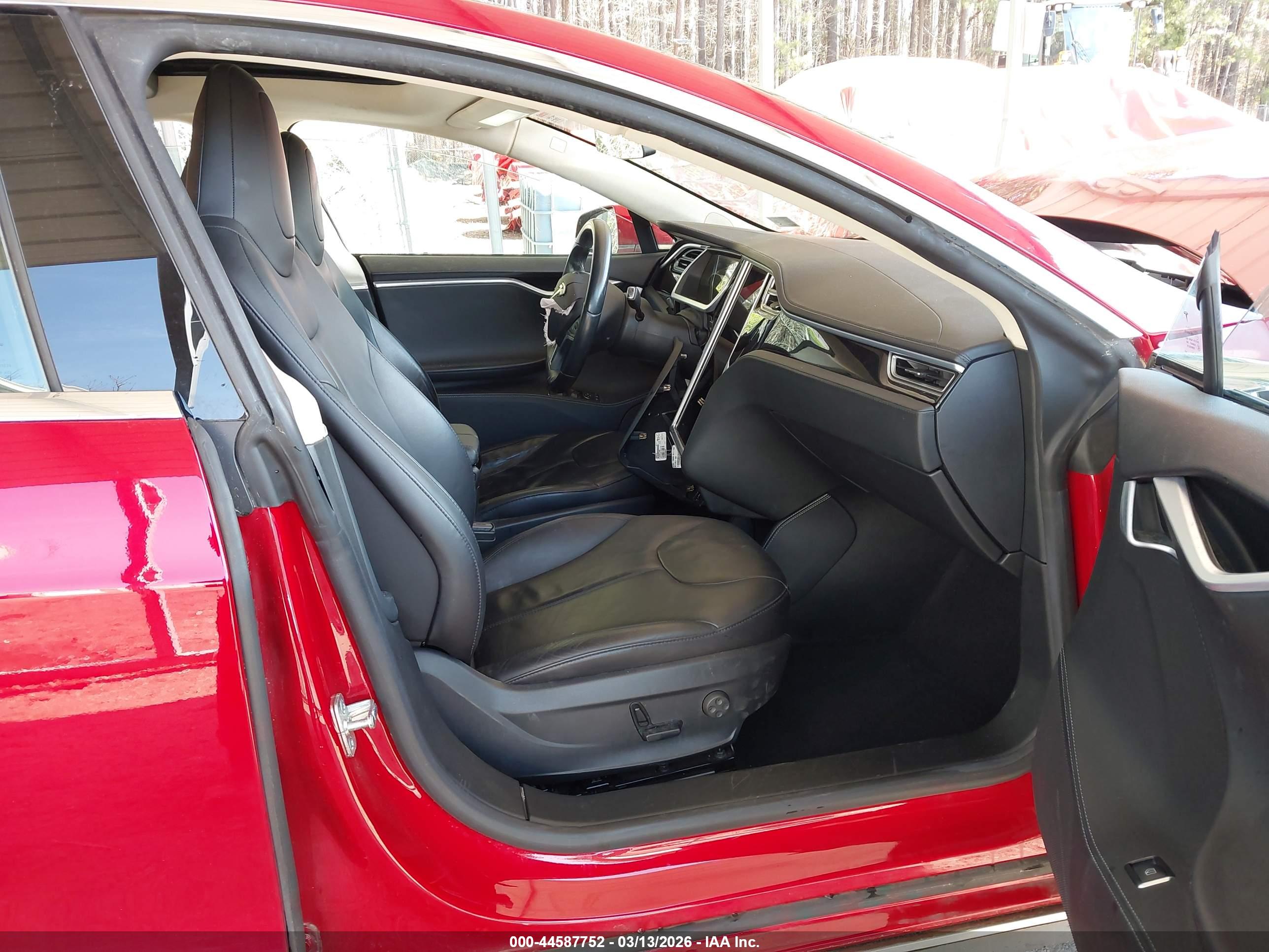 TESLA MODEL image 5