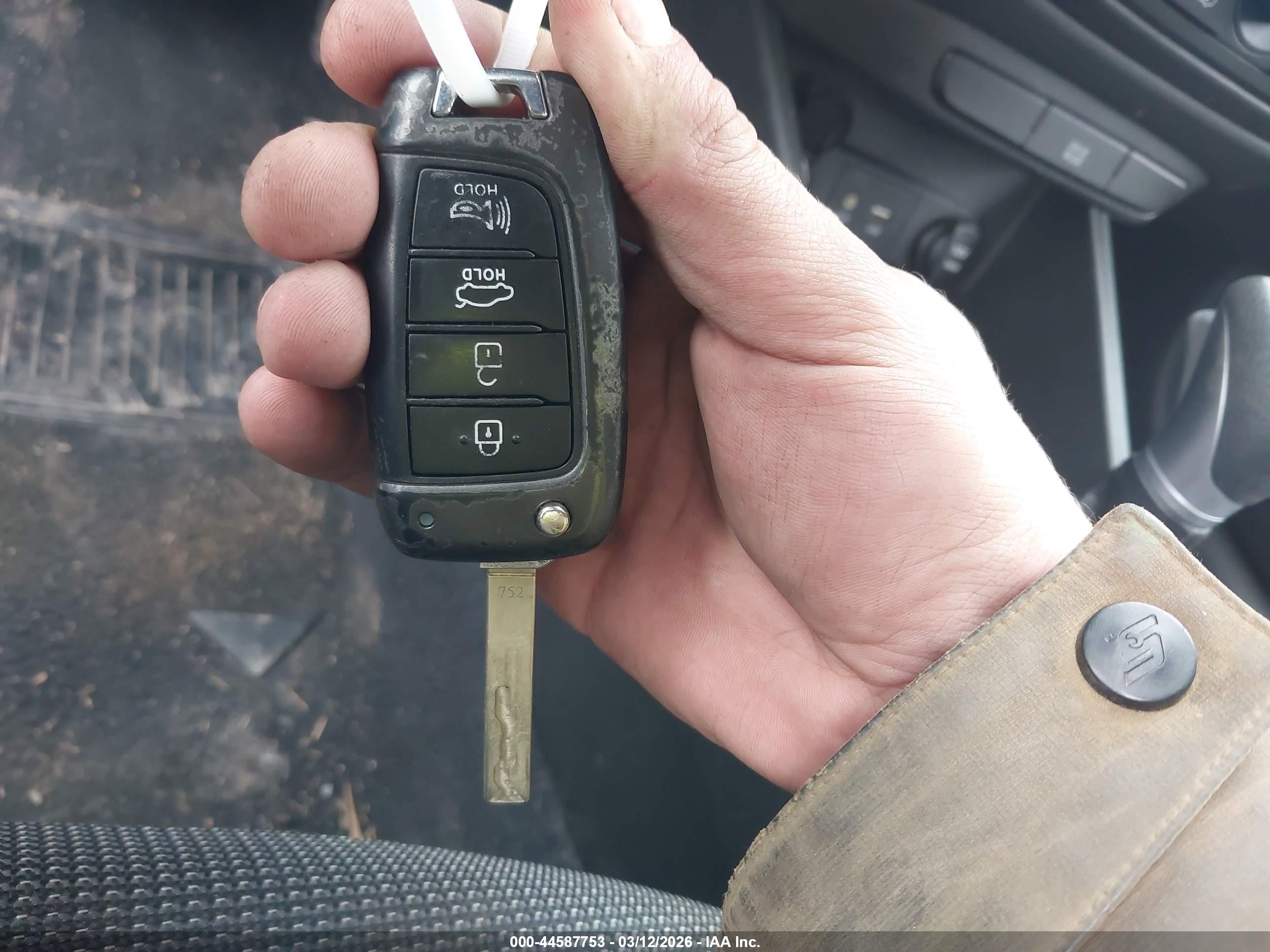 HYUNDAI ACCENT image 11