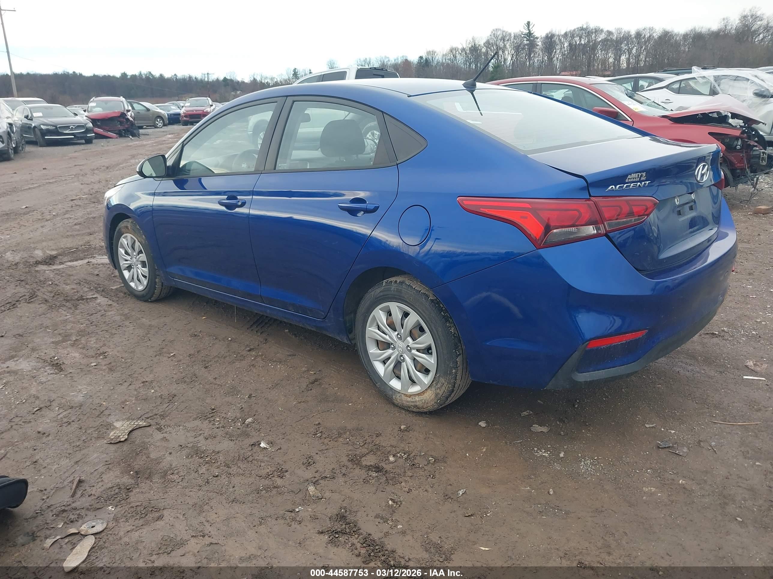 HYUNDAI ACCENT image 3