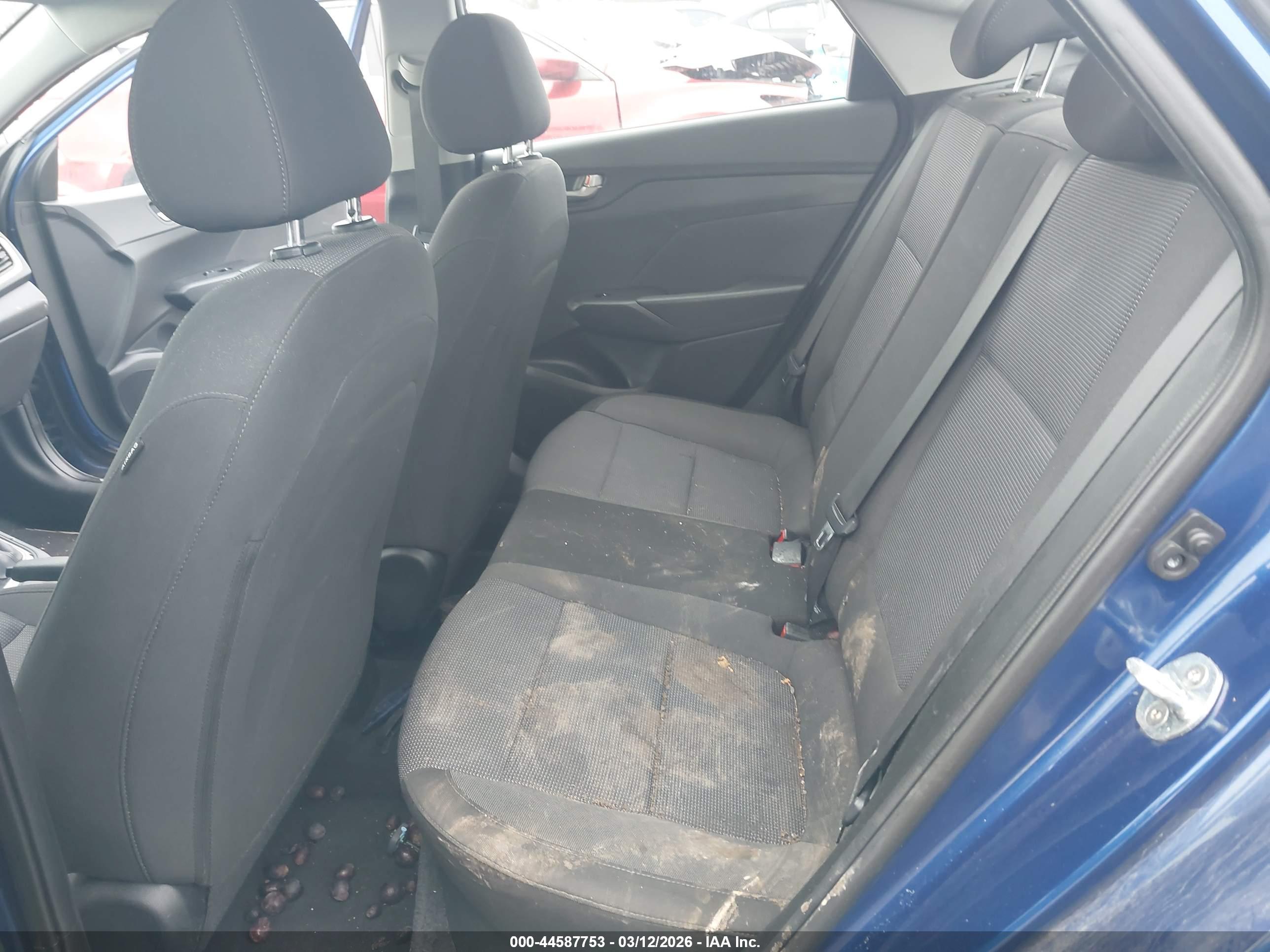 HYUNDAI ACCENT image 8