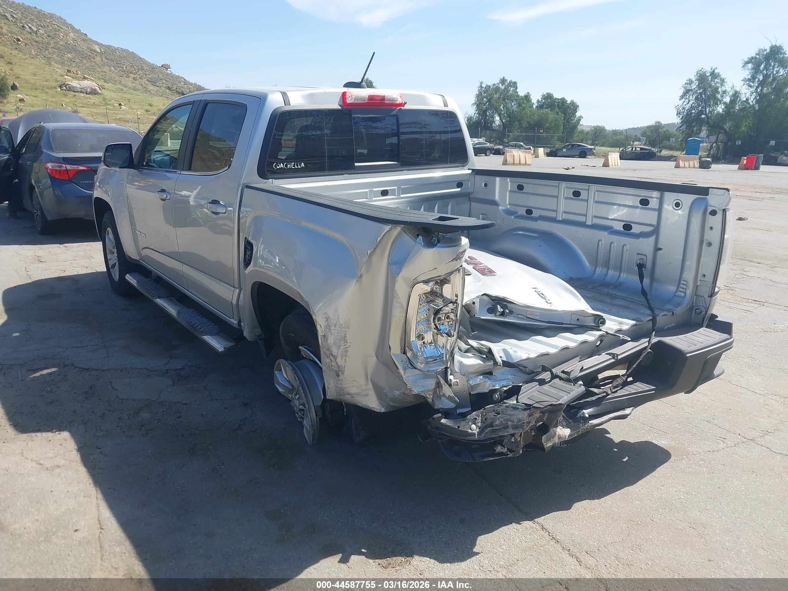 GMC CANYON image 3