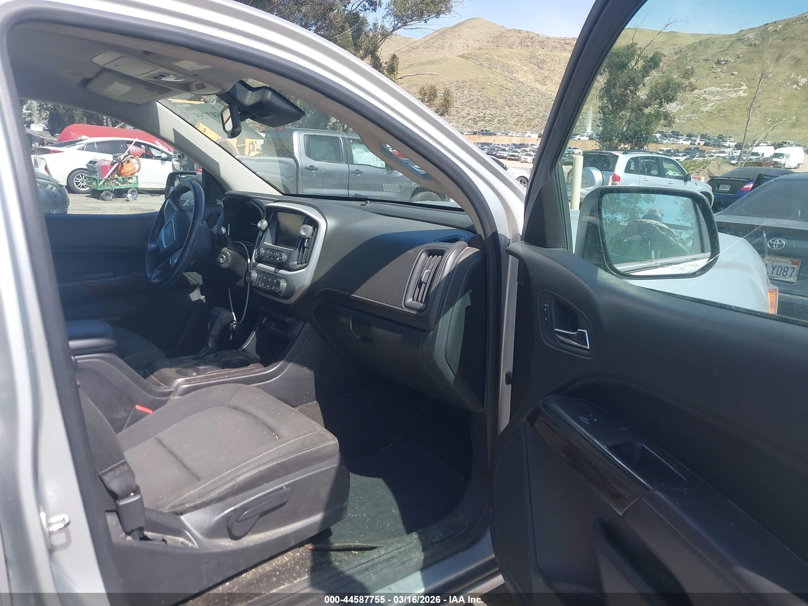 GMC CANYON image 5