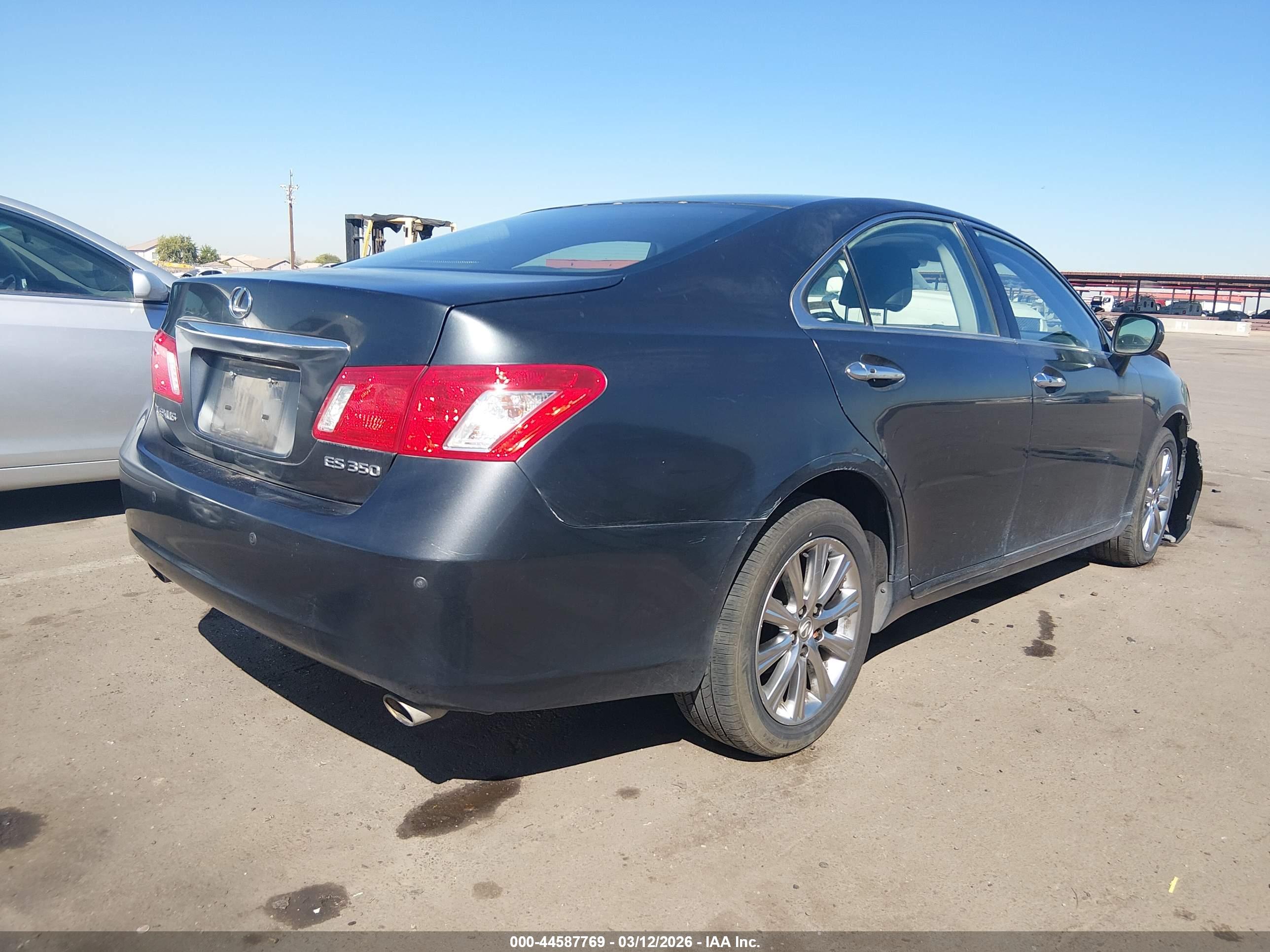 LEXUS ES image 4