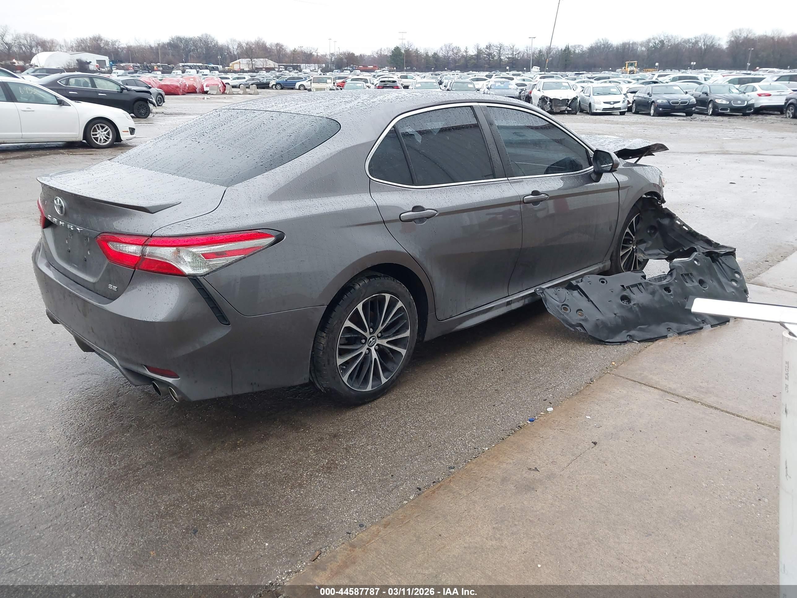 TOYOTA CAMRY image 4