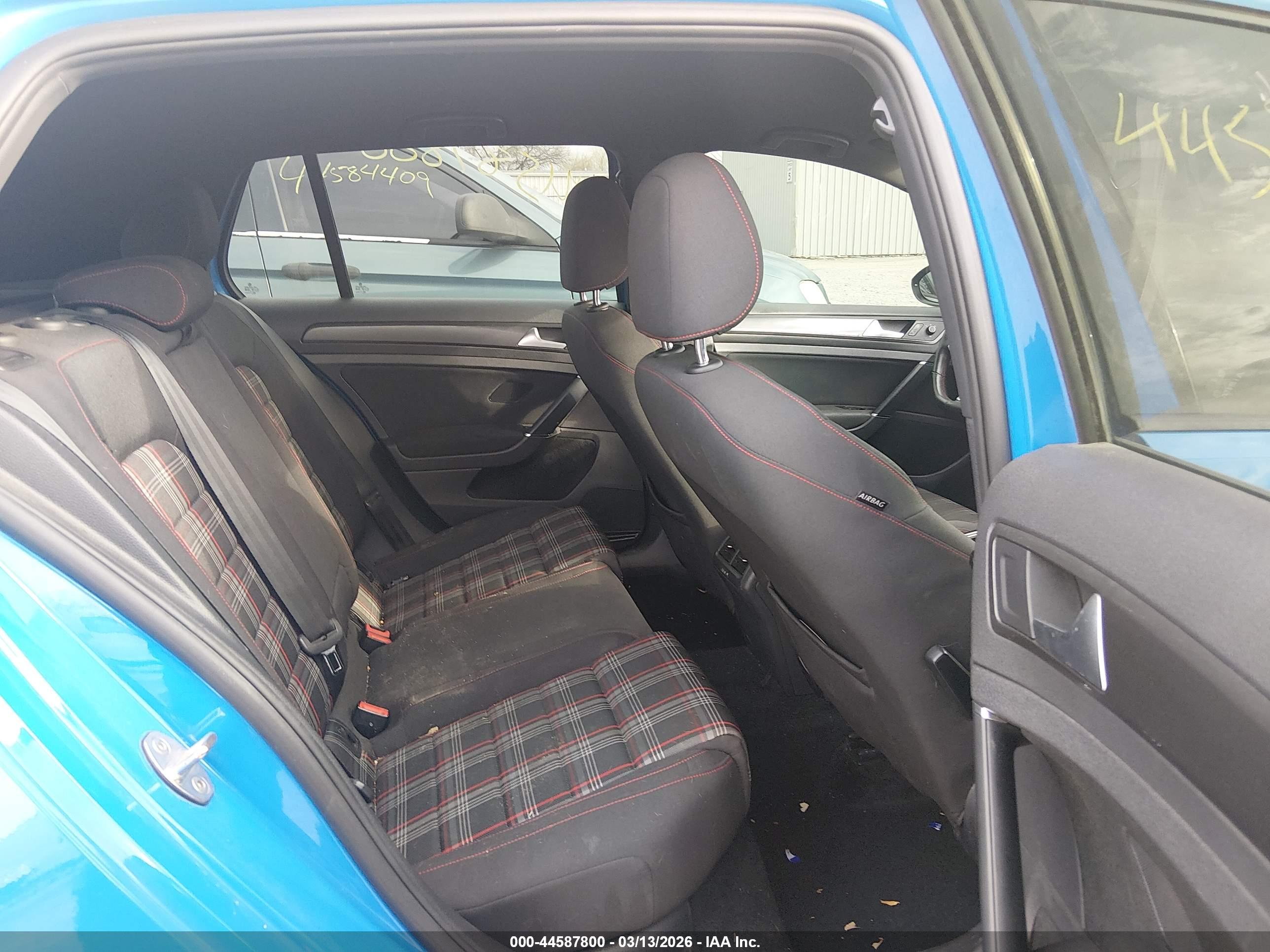VOLKSWAGEN GOLF image 8