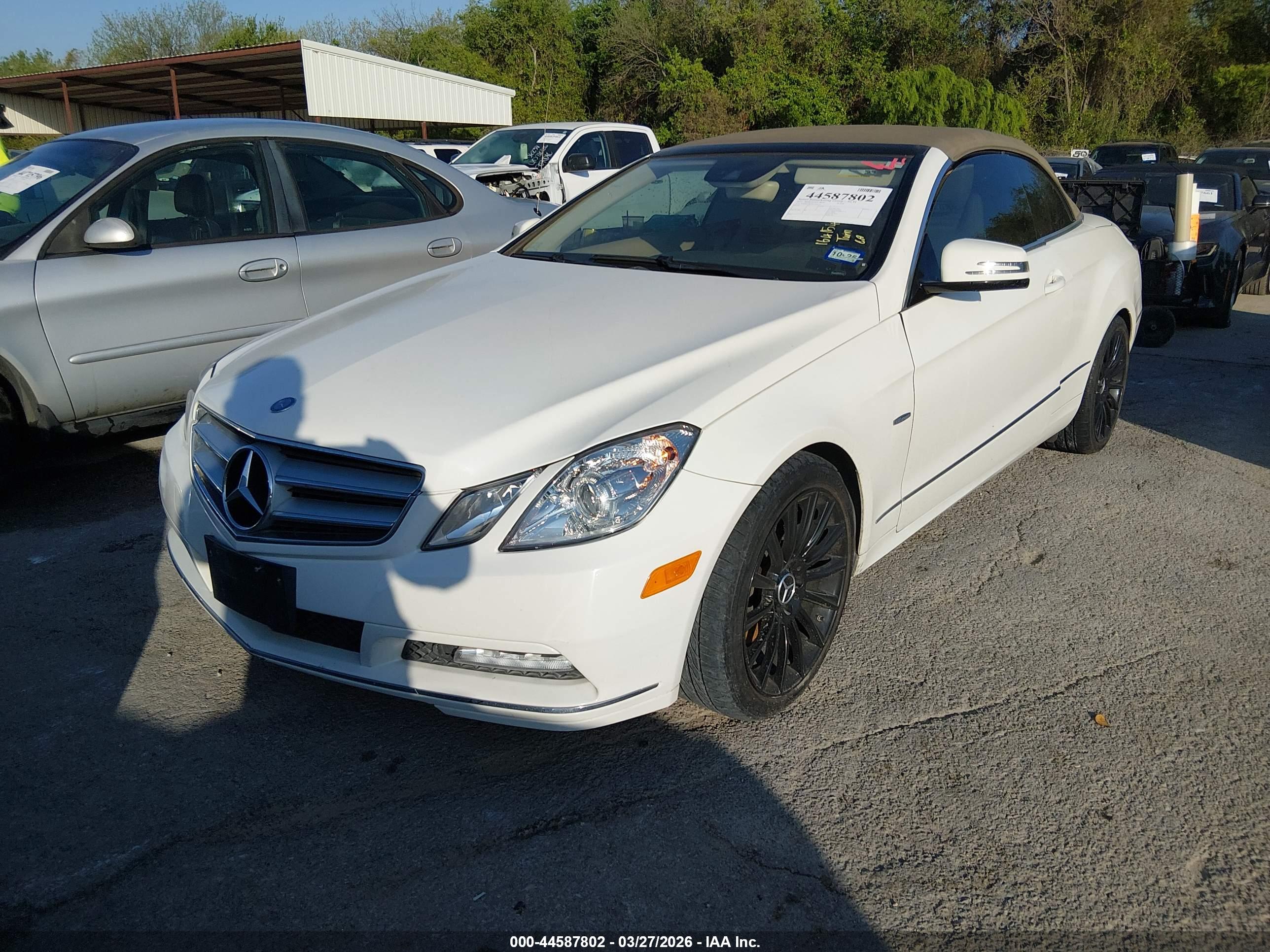 MERCEDES-BENZ E image 2