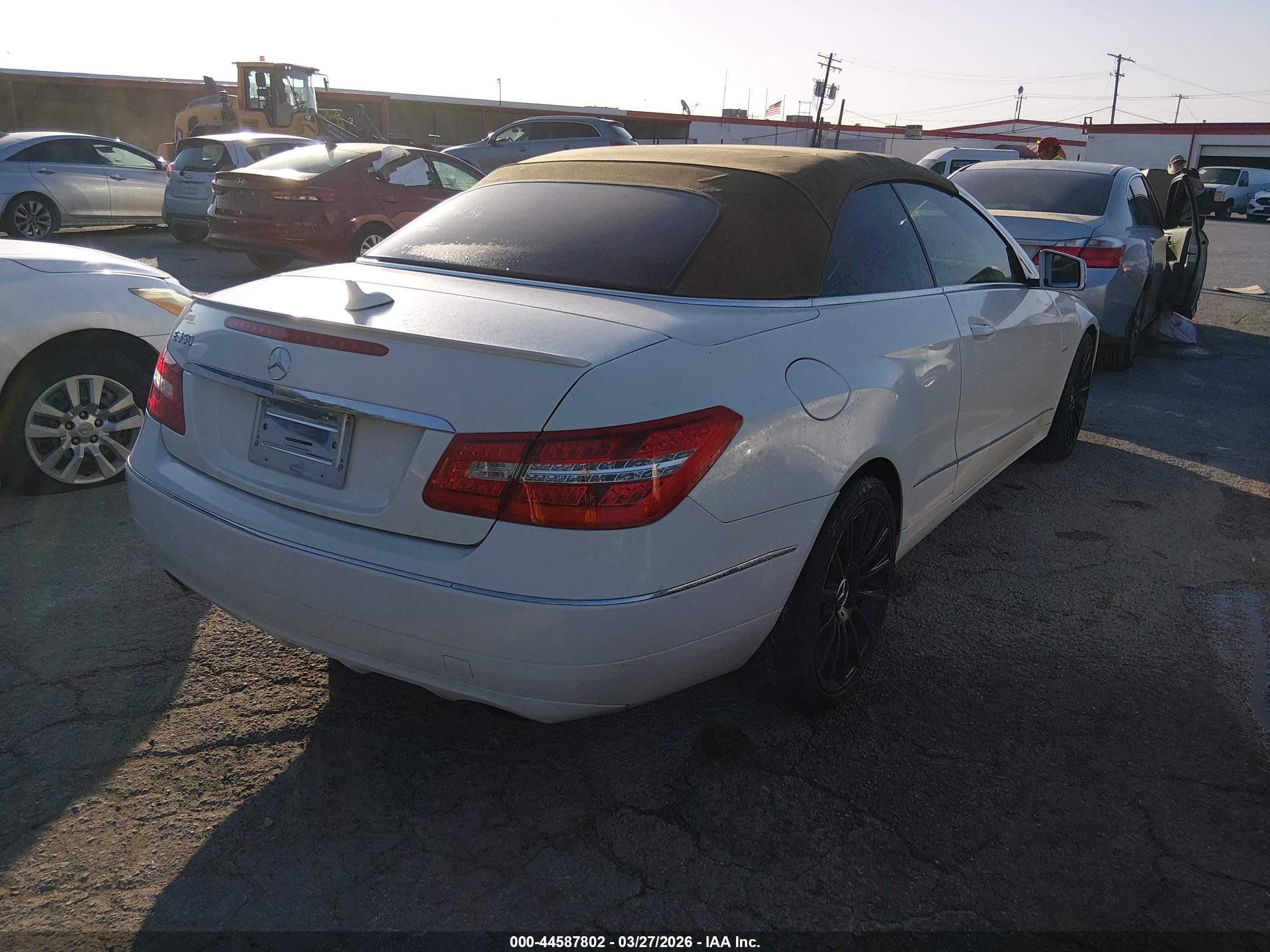 MERCEDES-BENZ E image 4