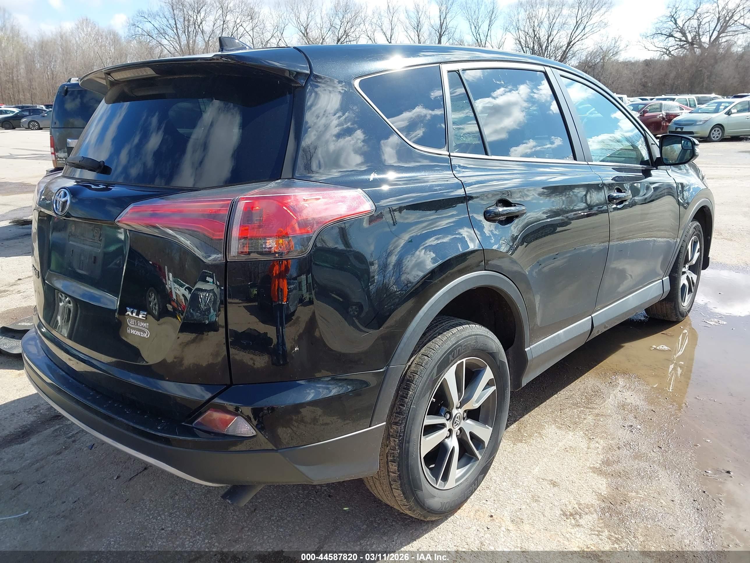TOYOTA RAV4 image 4