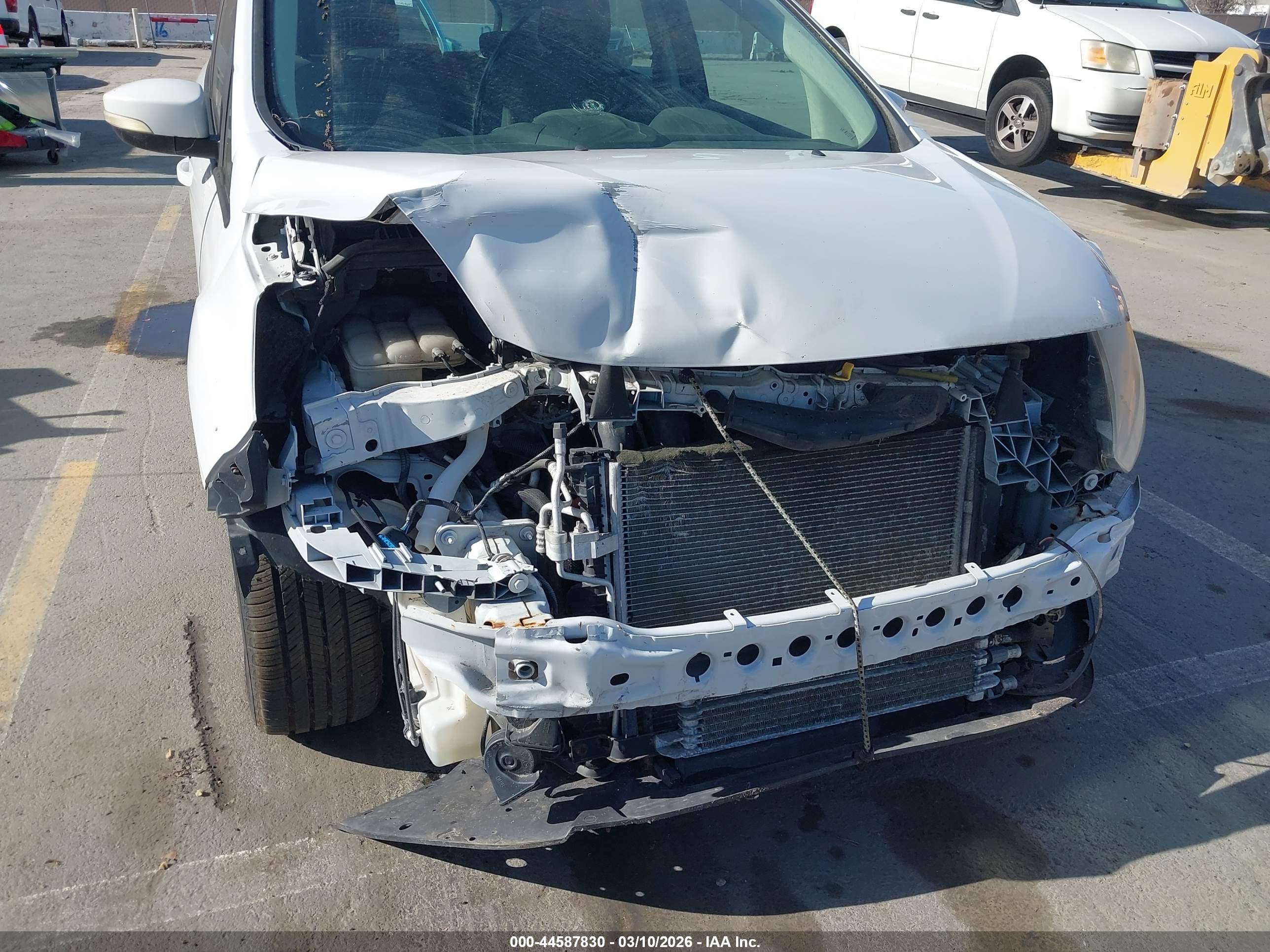 FORD C-MAX image 6