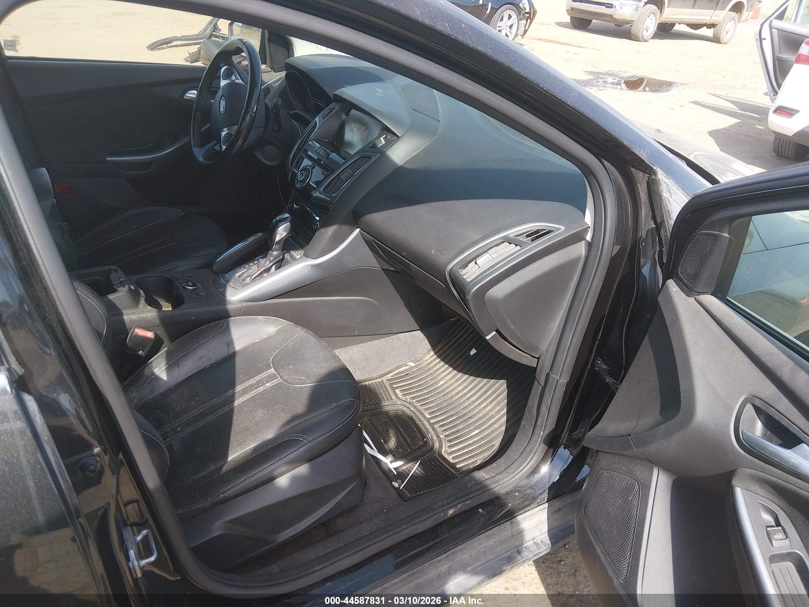 FORD FOCUS image 5