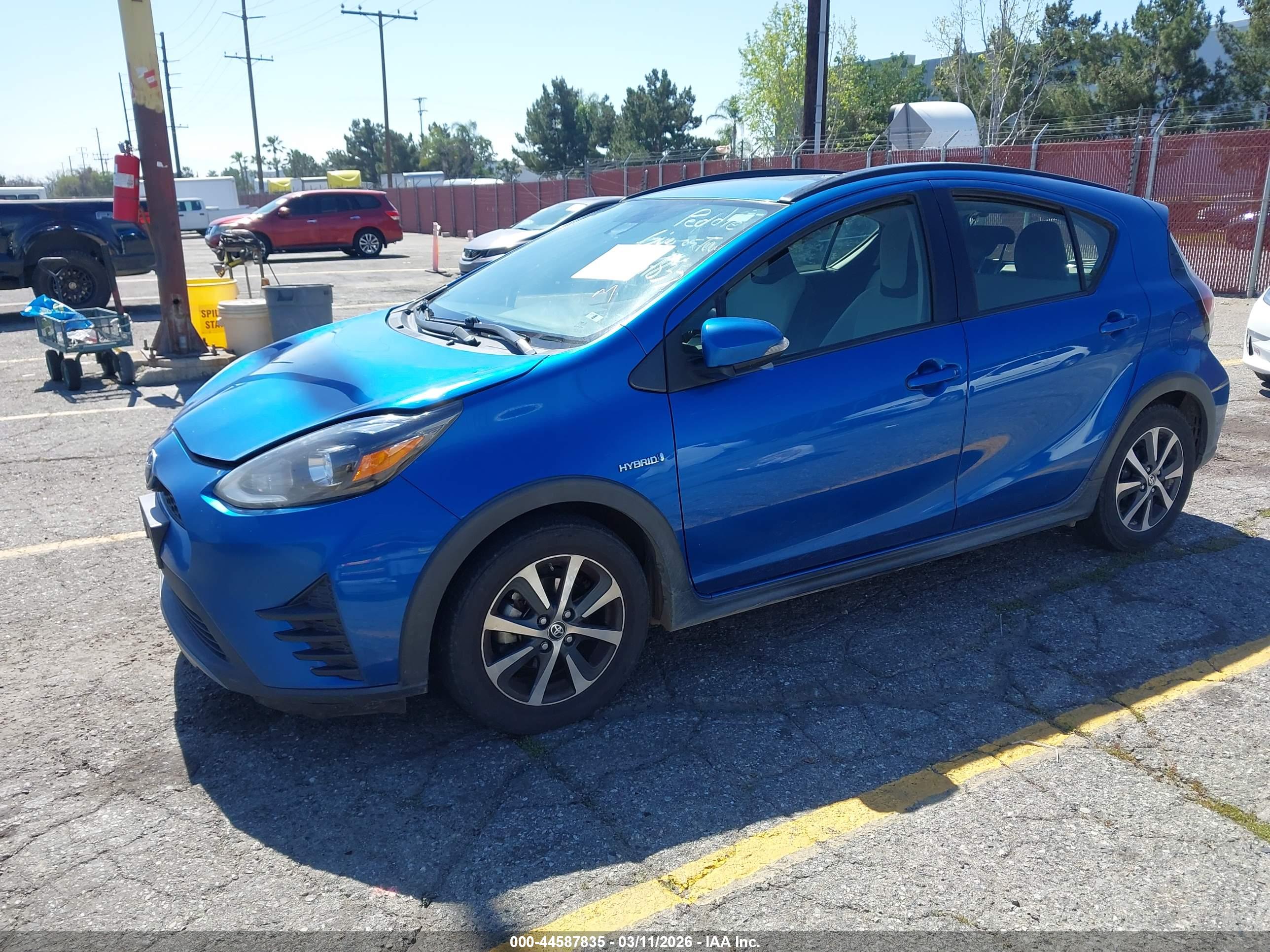 TOYOTA PRIUS image 2