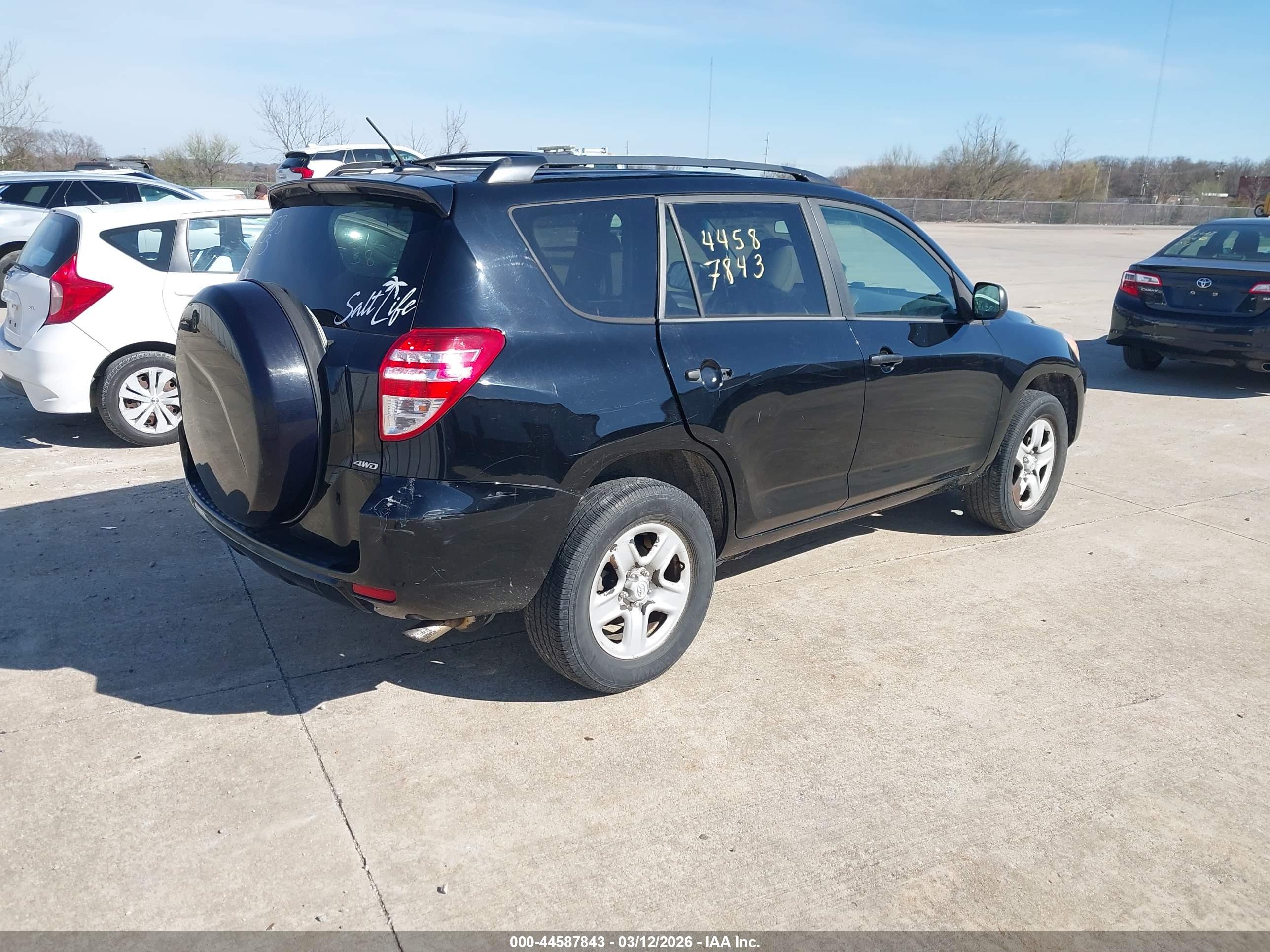 TOYOTA RAV4 image 4