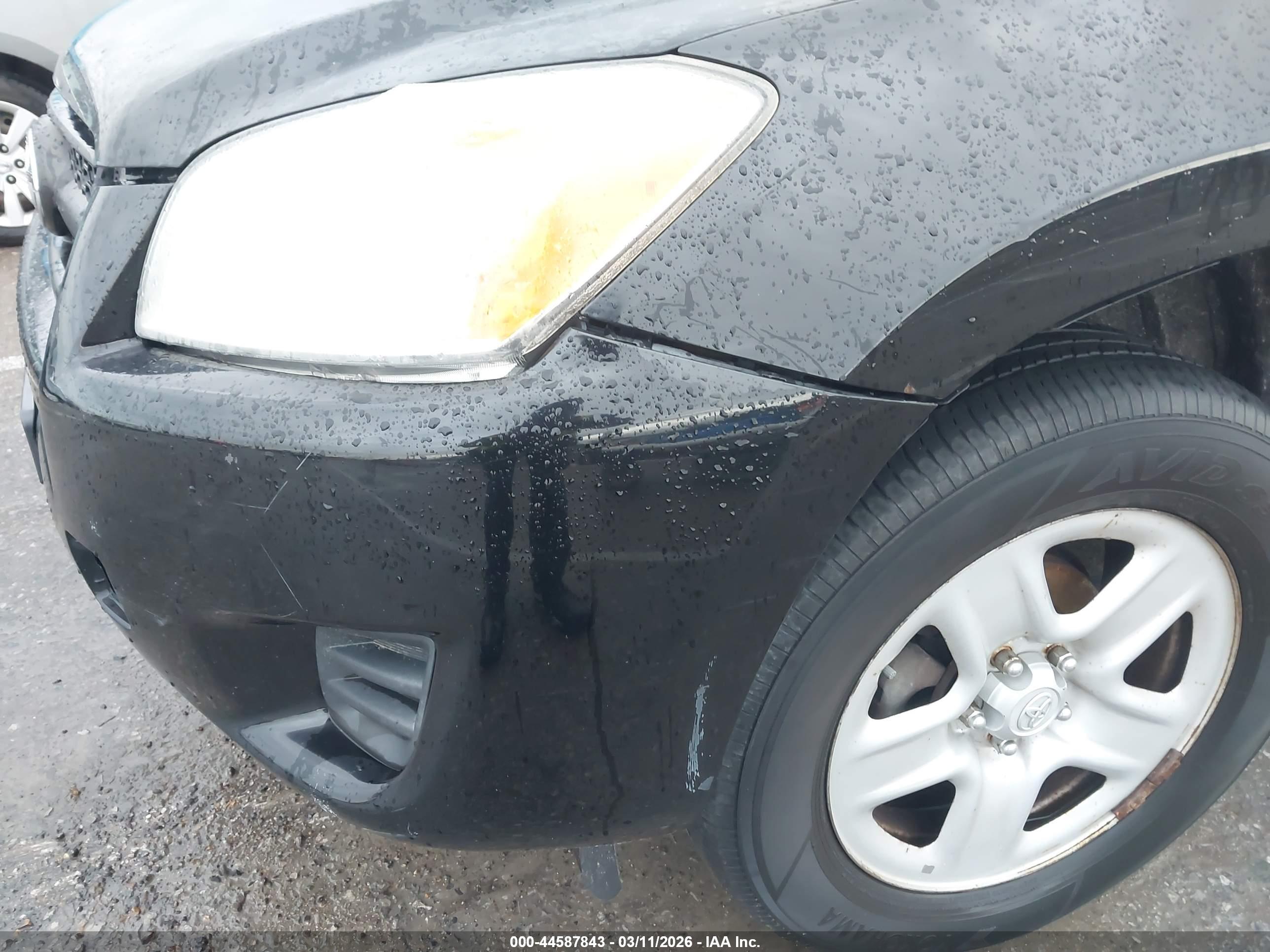 TOYOTA RAV4 image 6