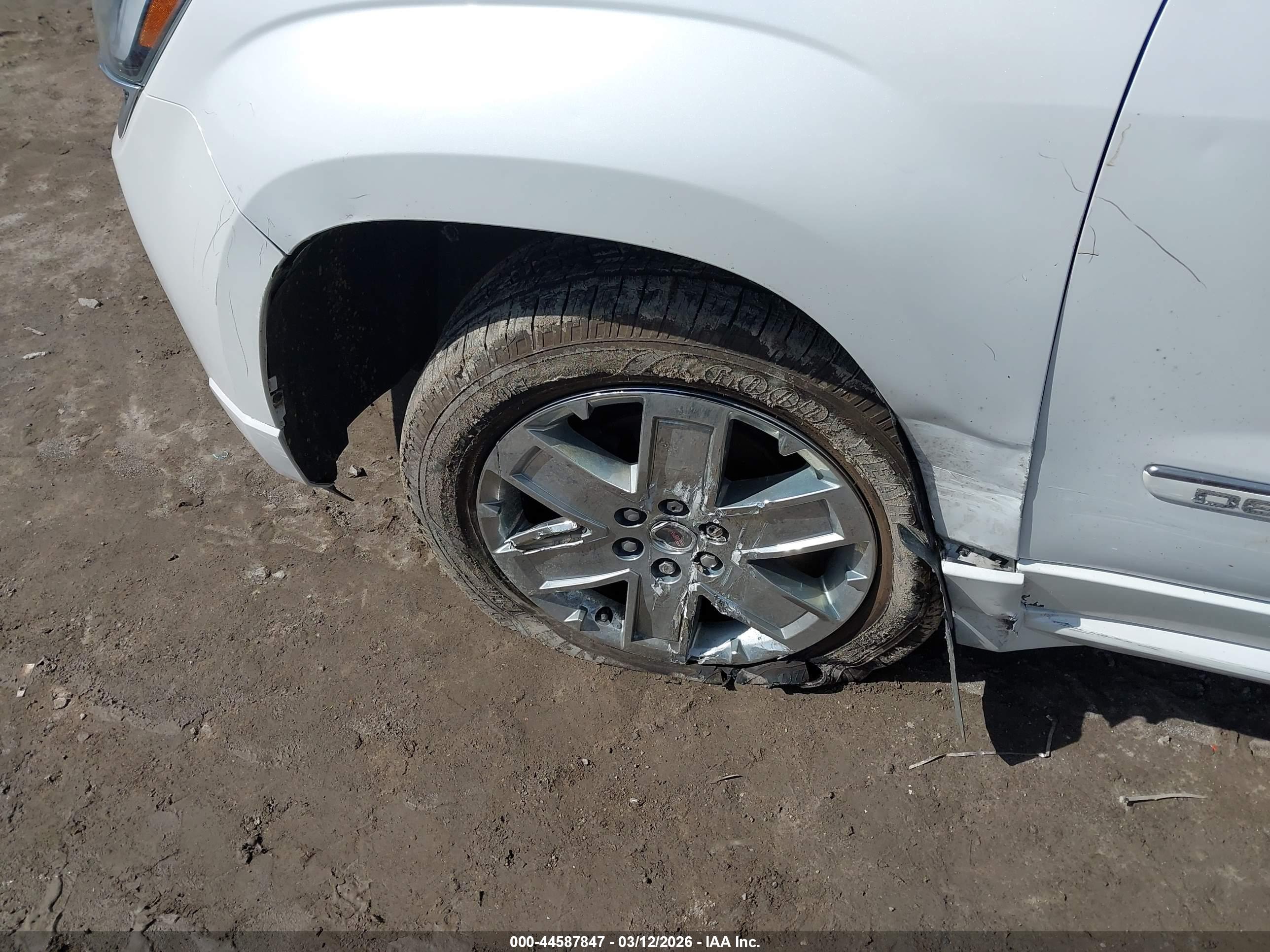 GMC ACADIA image 6