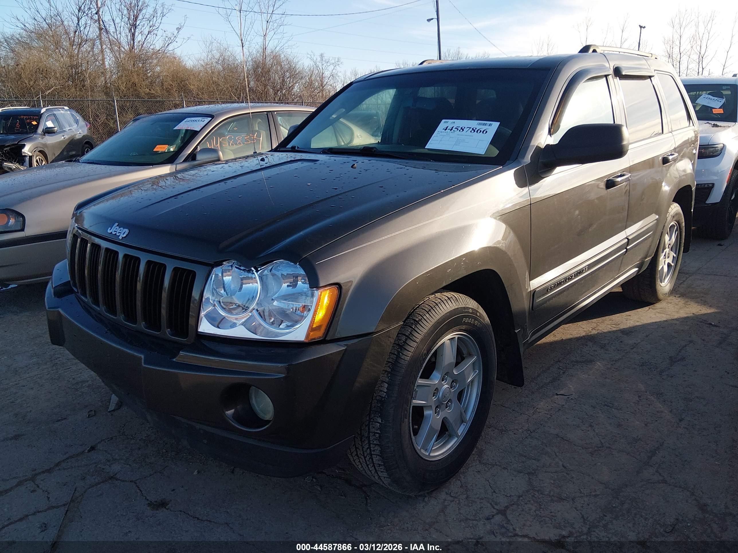 JEEP GRAND image 2