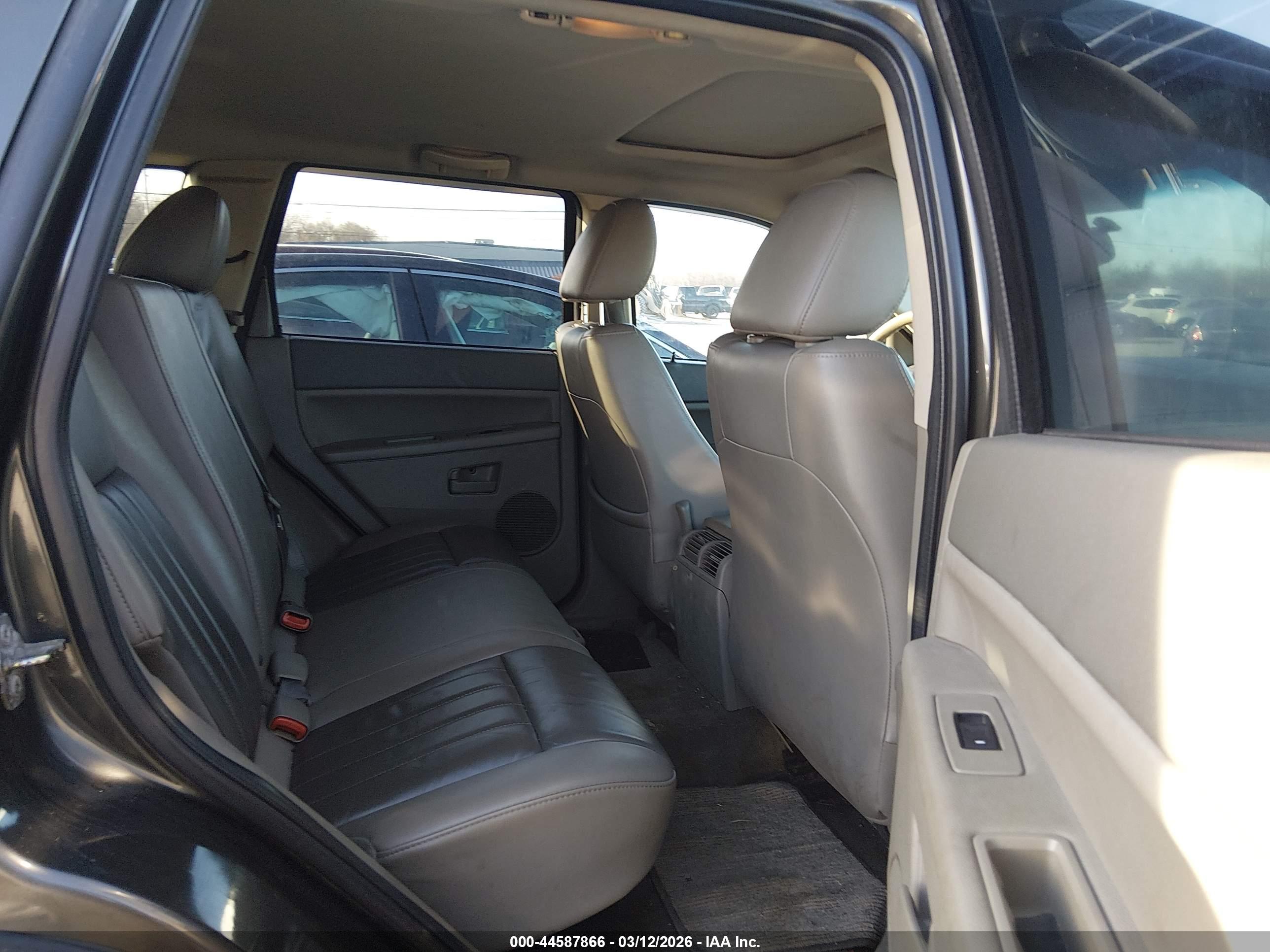 JEEP GRAND image 8
