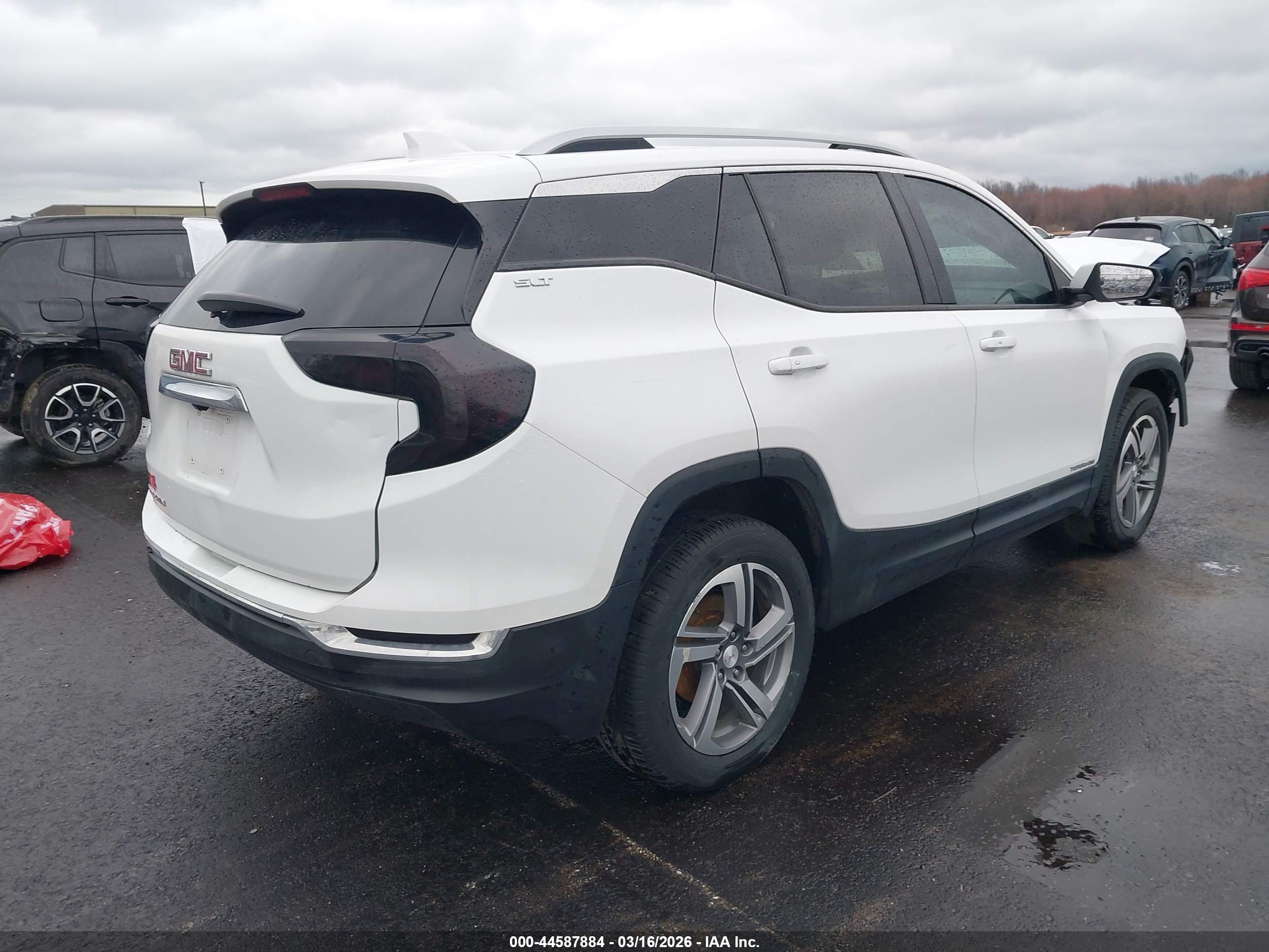 GMC TERRAIN image 4