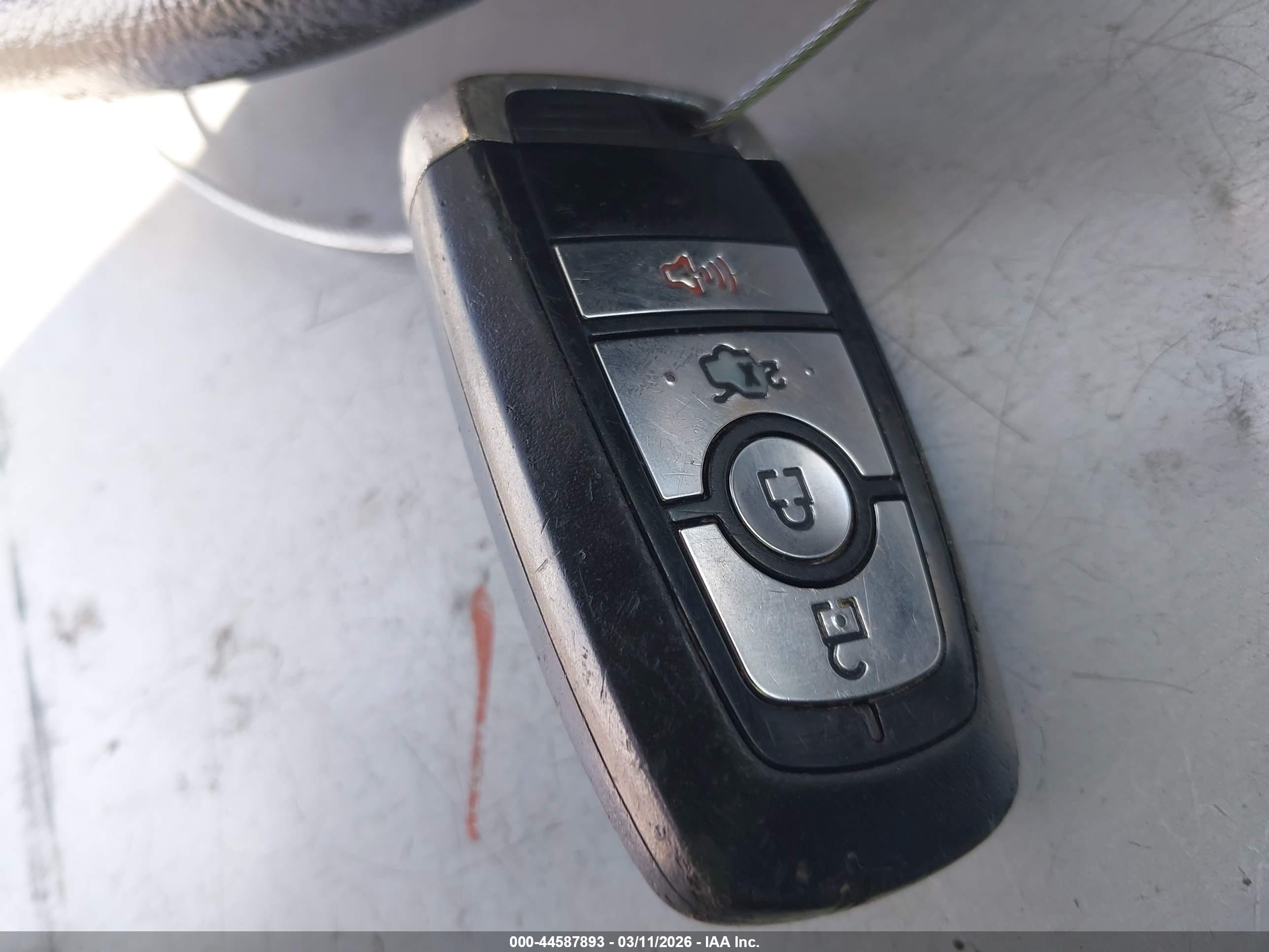 FORD FUSION image 11