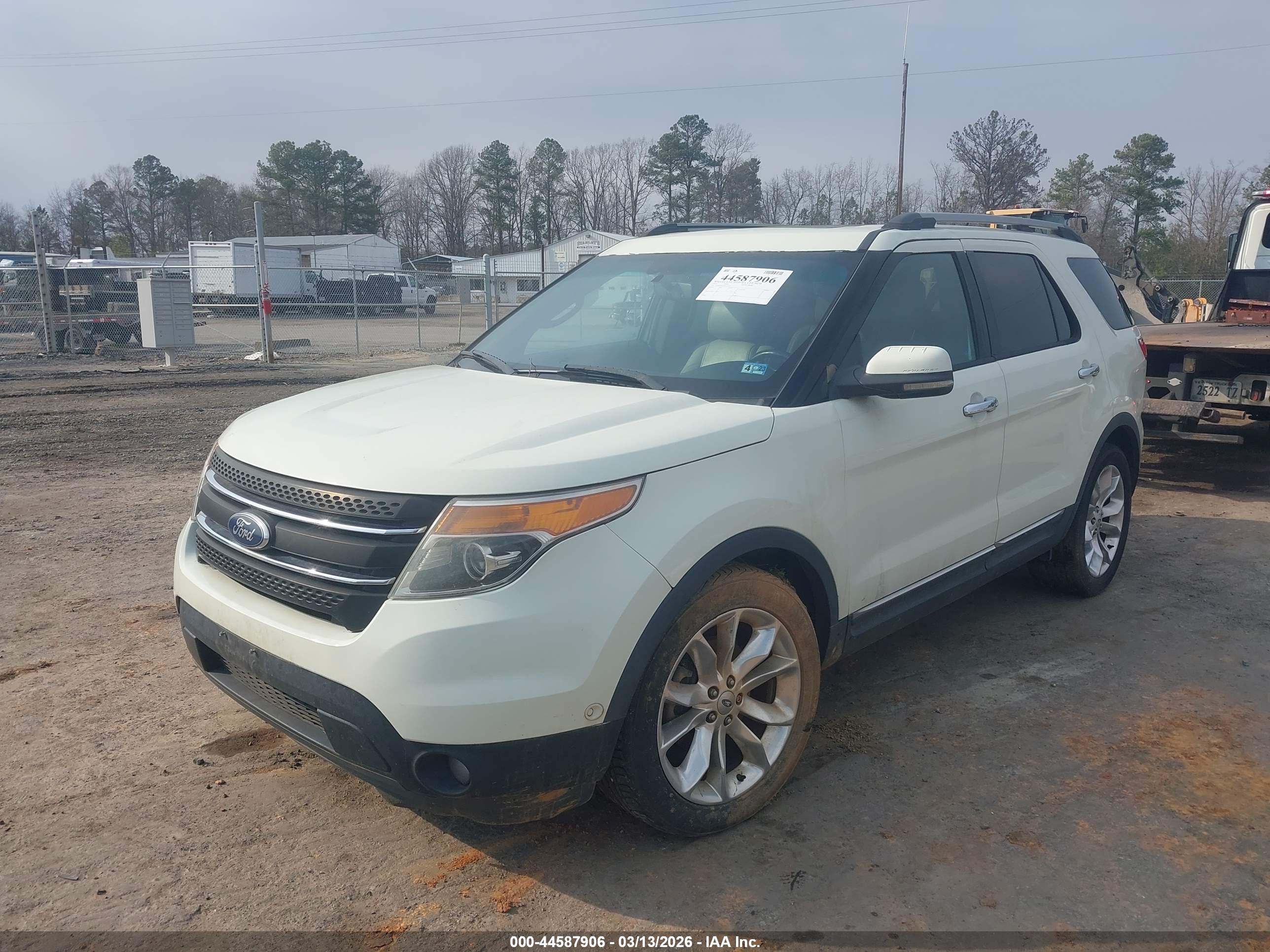 FORD EXPLORER image 2