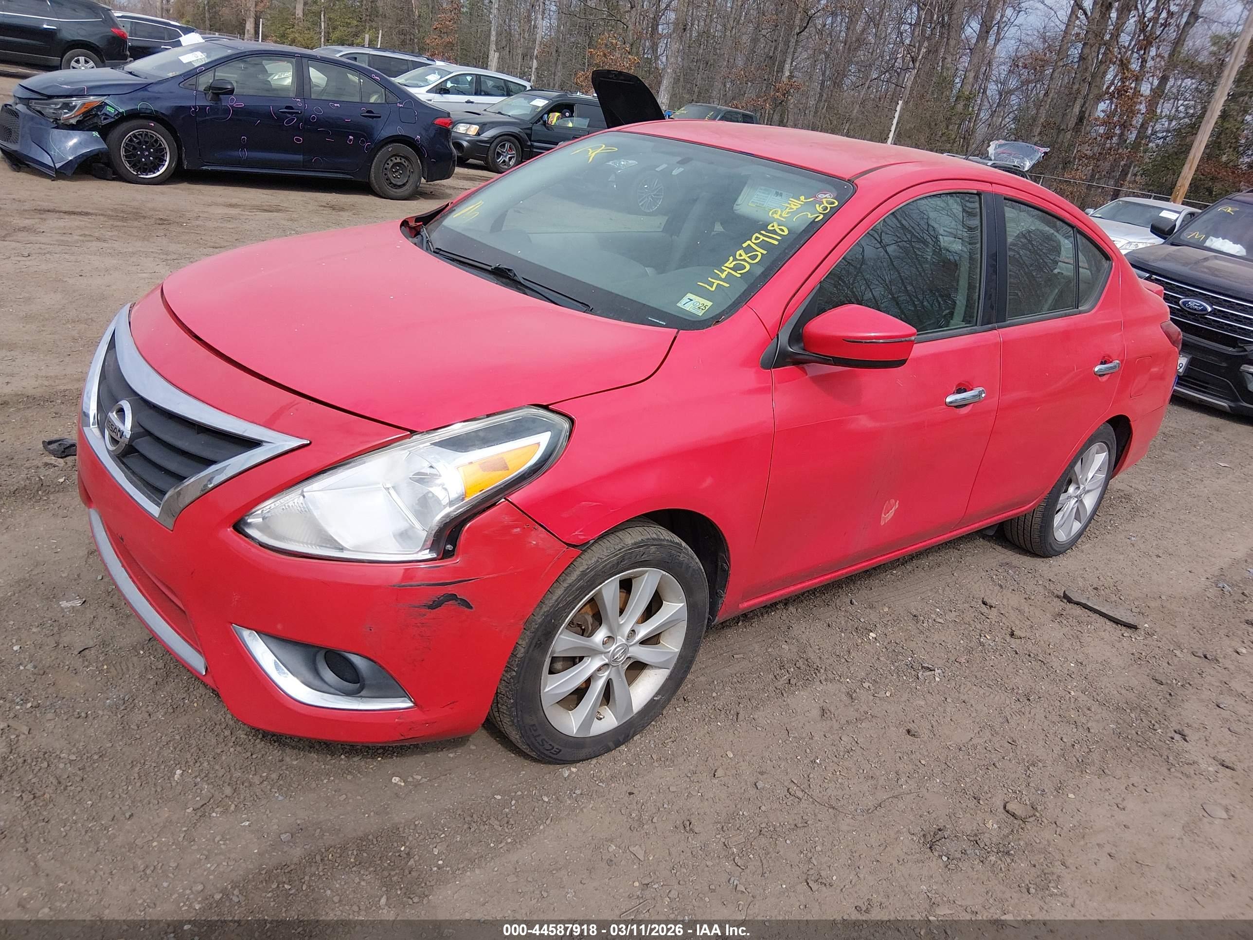 NISSAN VERSA image 2
